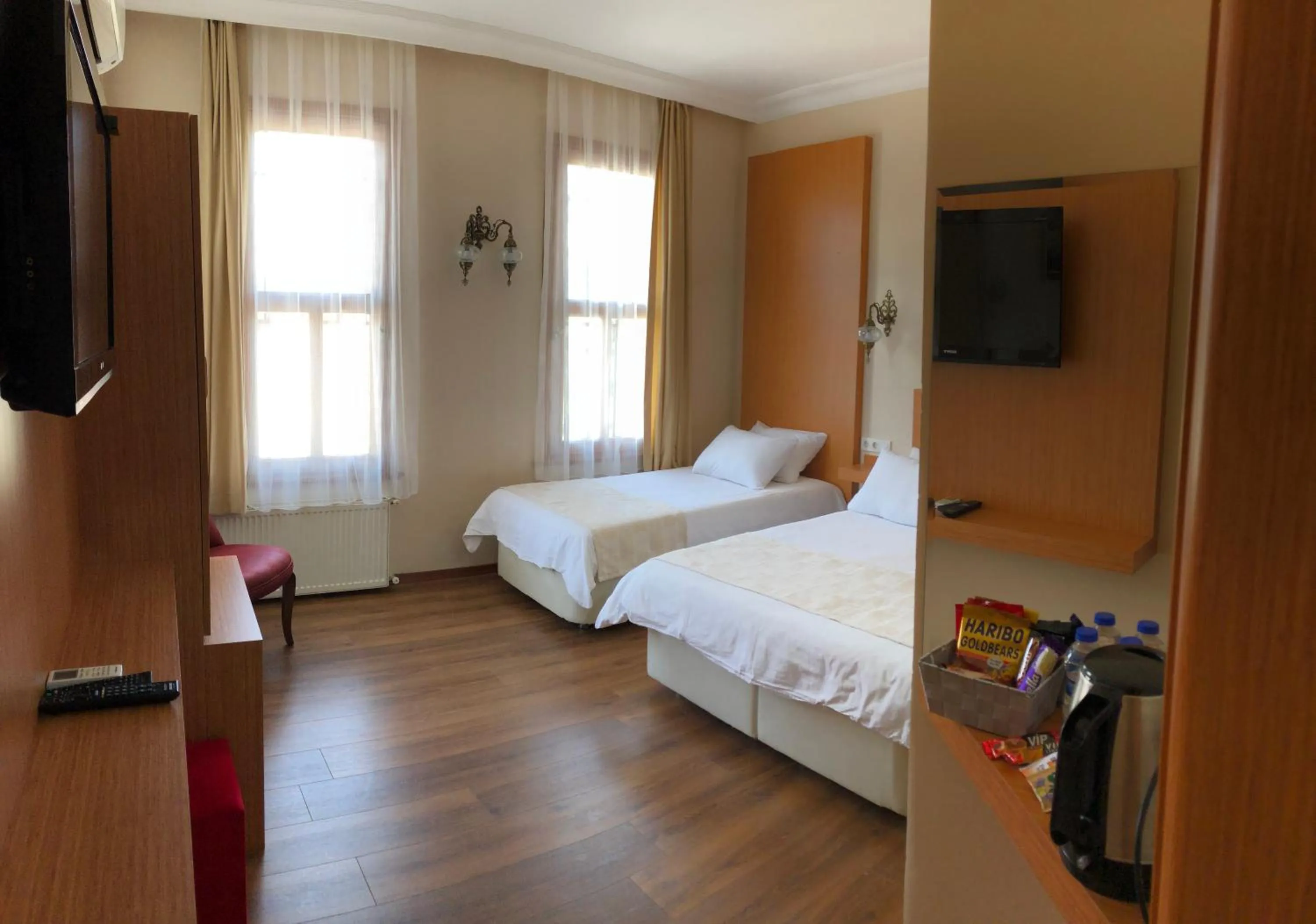 Photo of the whole room, Bed in Ottoman's Pearl Hotel