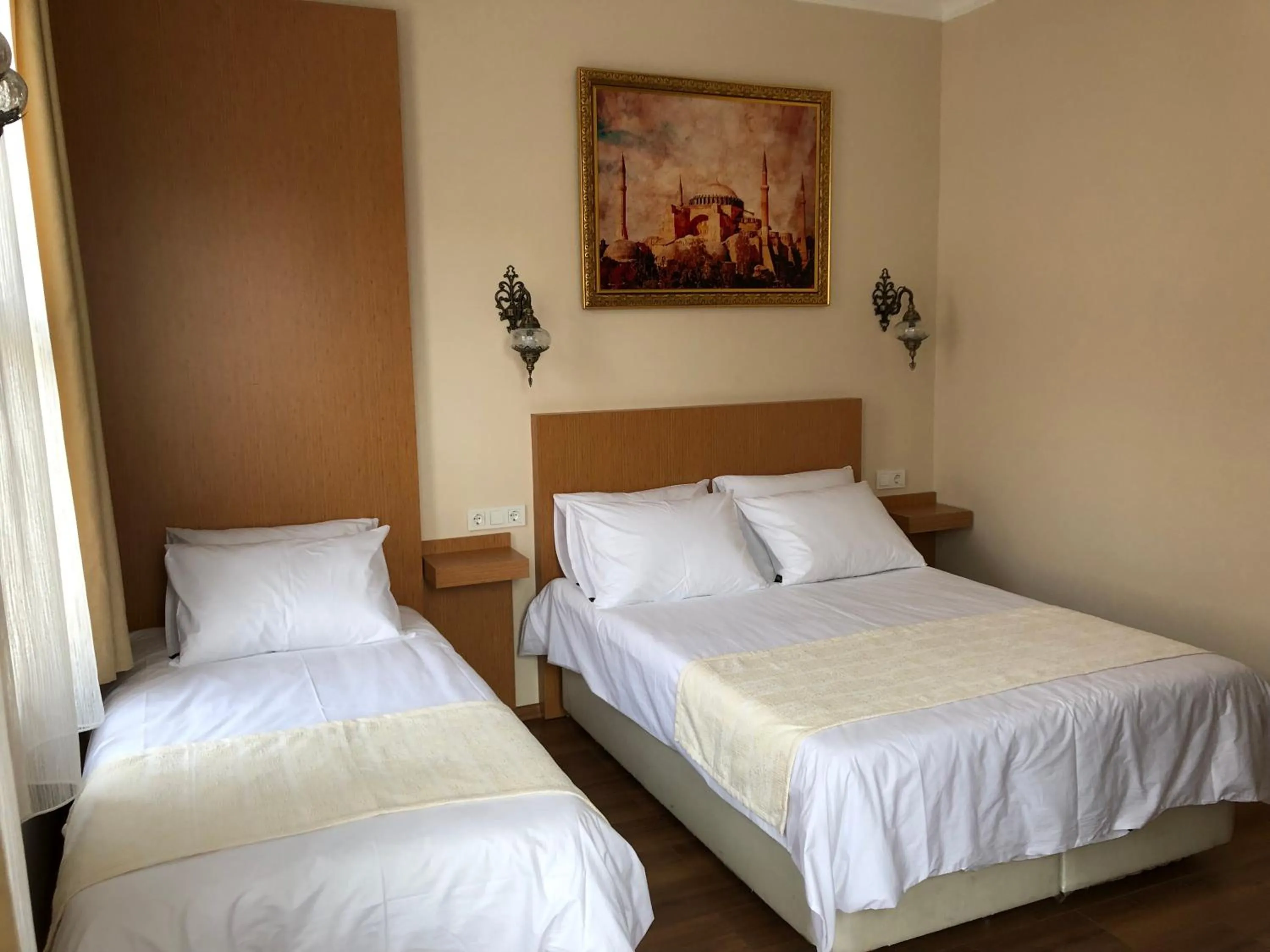 Photo of the whole room, Bed in Ottoman's Pearl Hotel