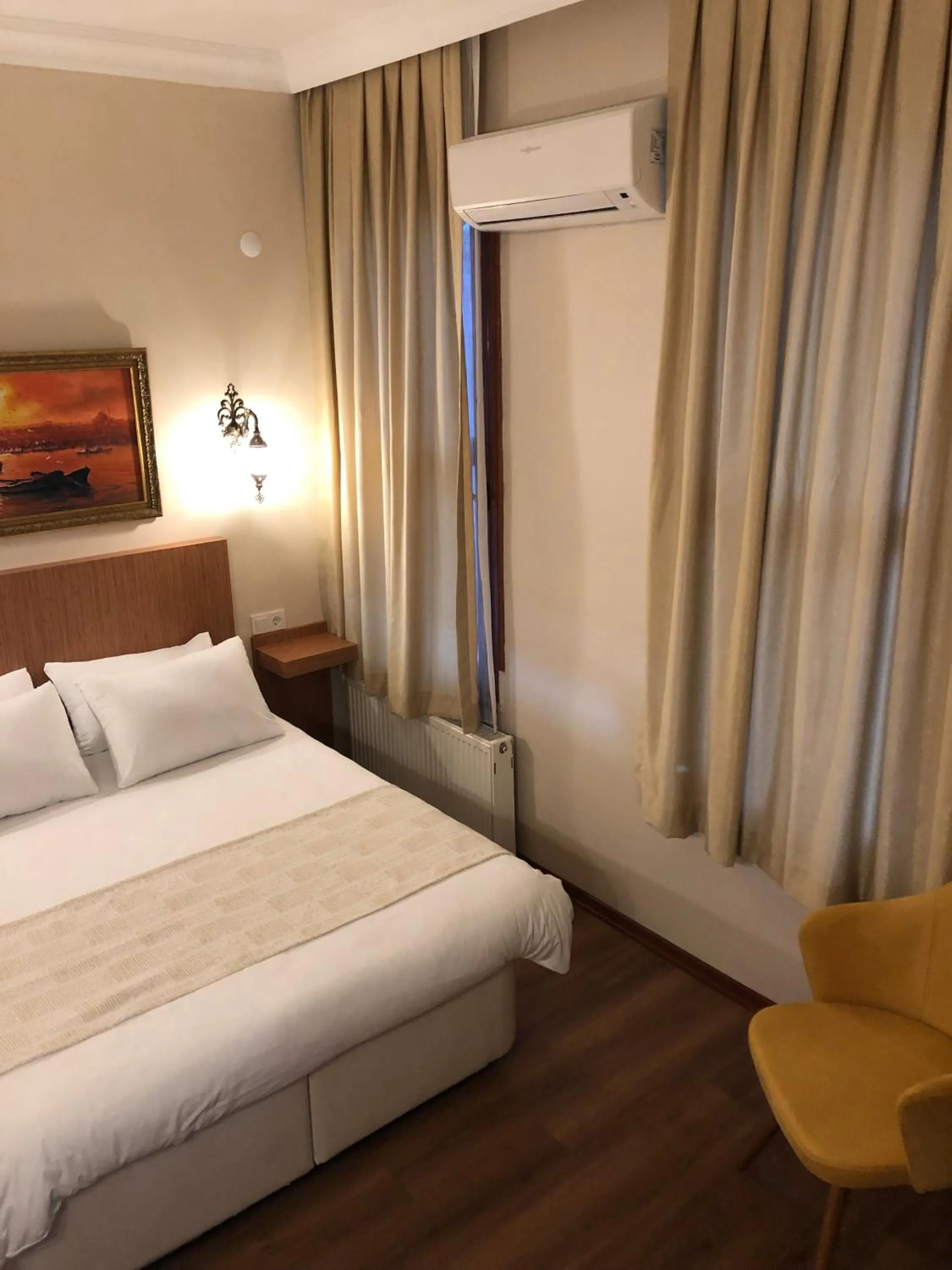 Photo of the whole room, Bed in Ottoman's Pearl Hotel