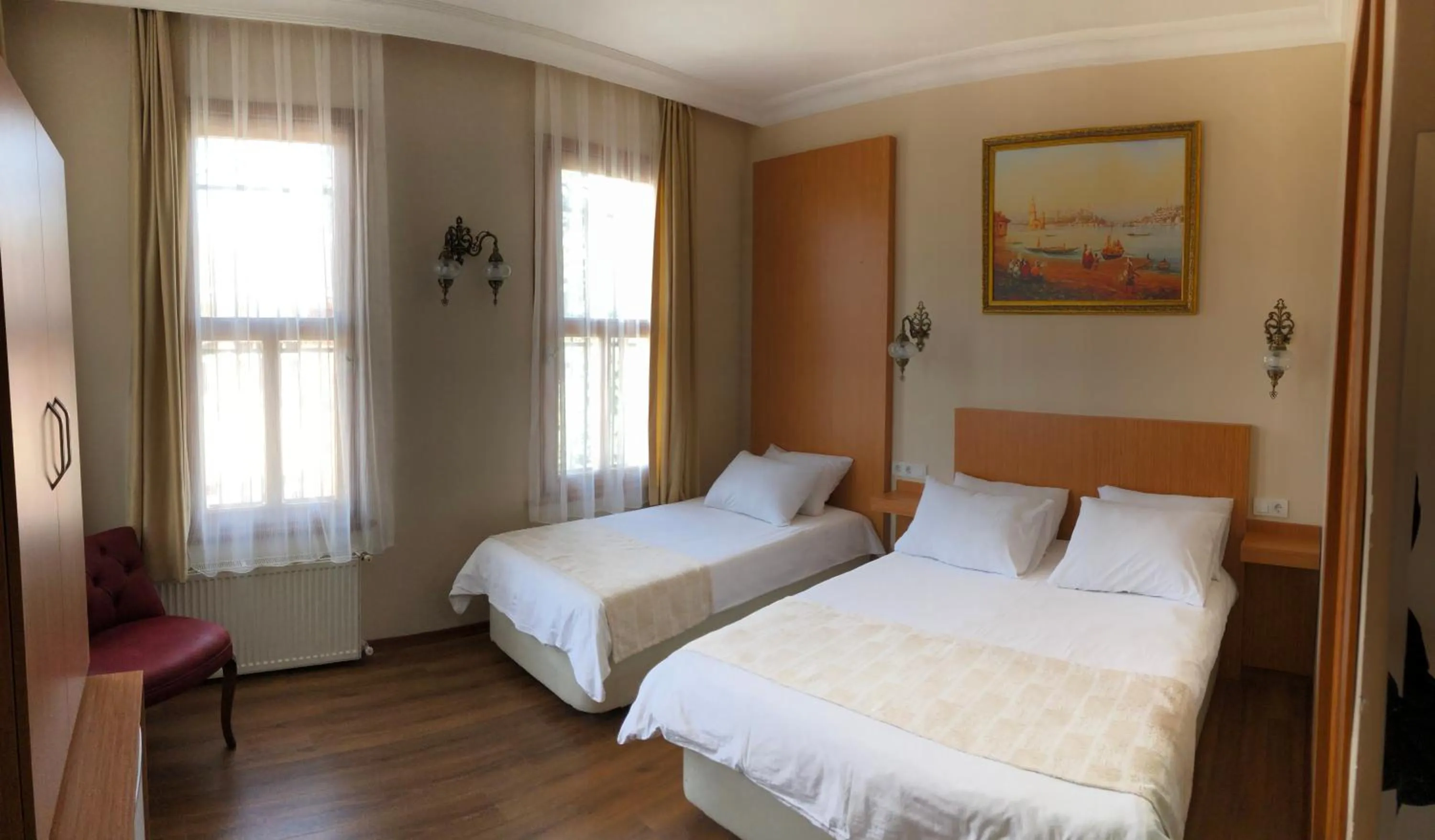 Photo of the whole room, Bed in Ottoman's Pearl Hotel