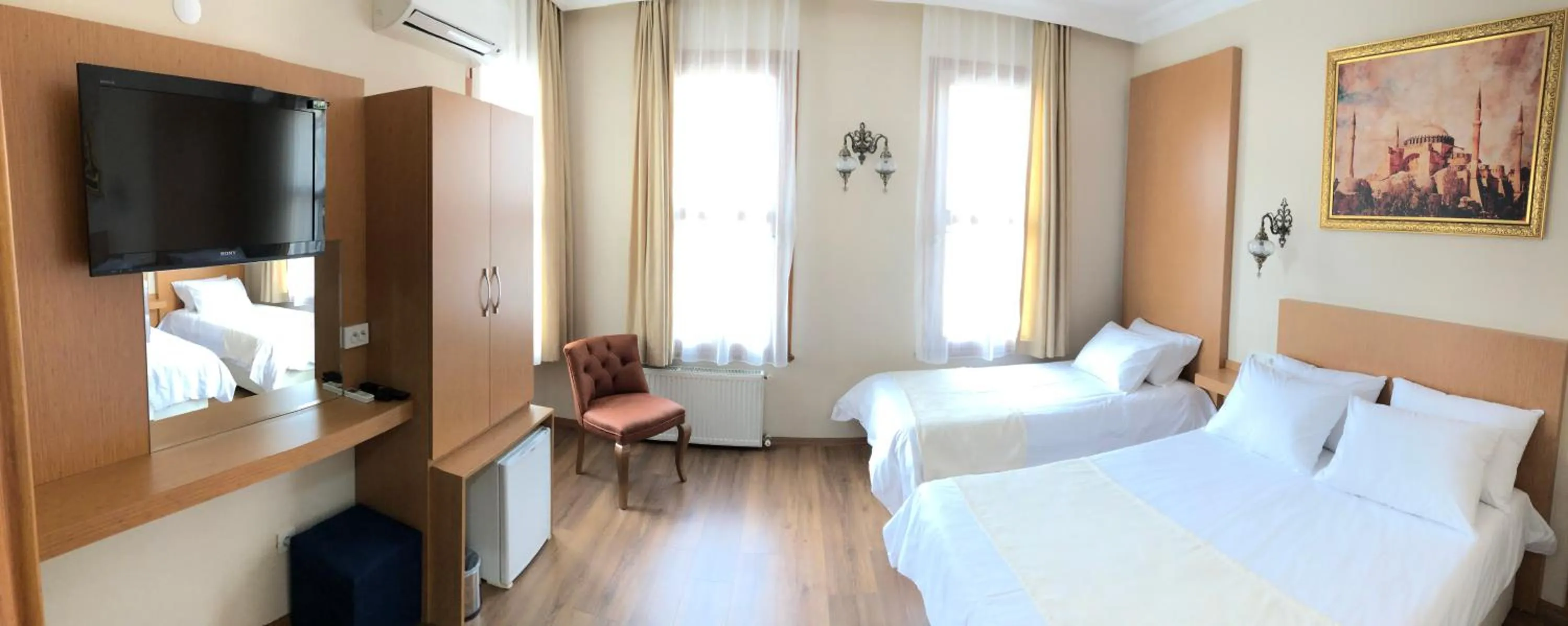 Photo of the whole room, Bed in Ottoman's Pearl Hotel