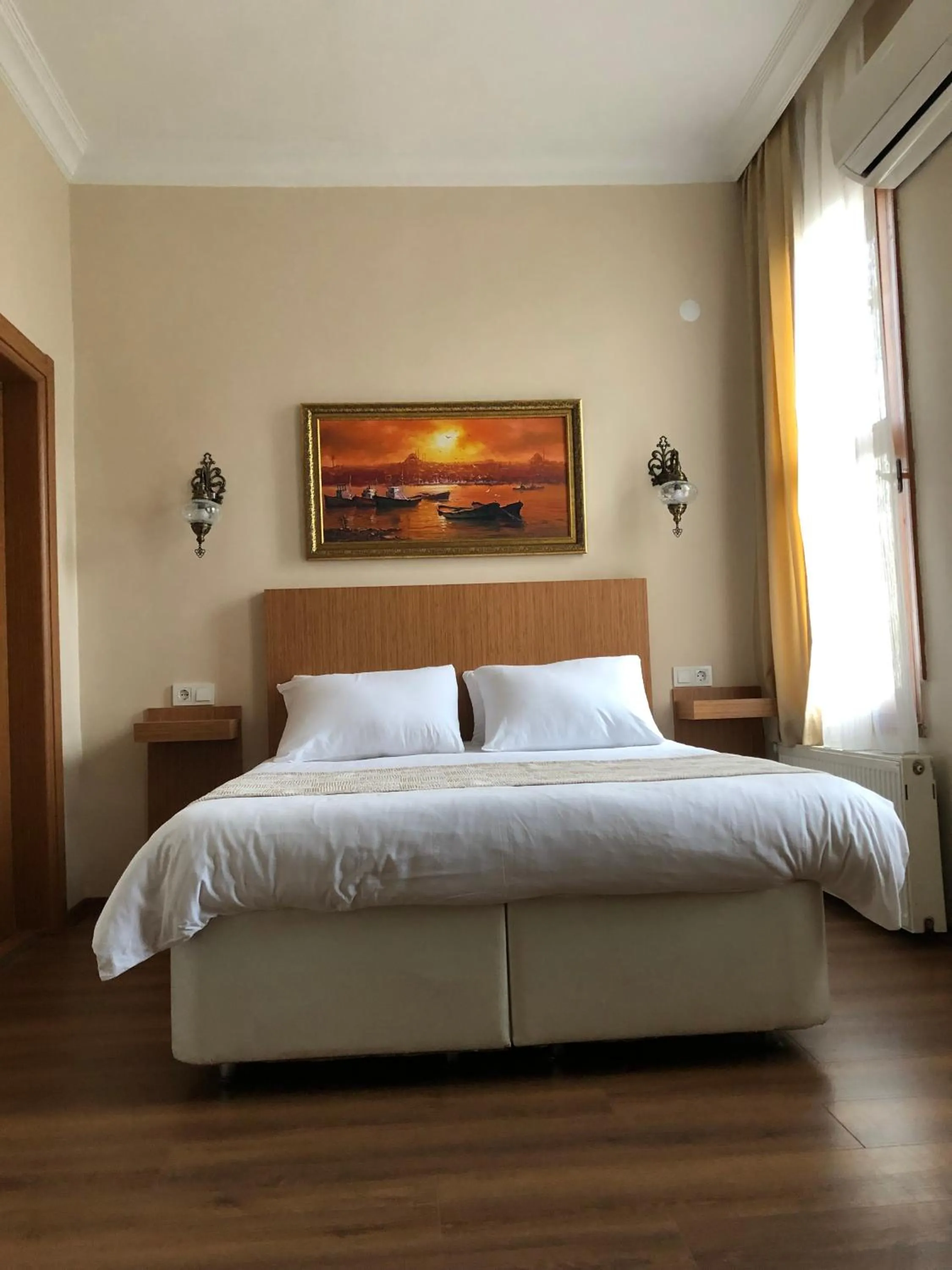 Photo of the whole room, Bed in Ottoman's Pearl Hotel