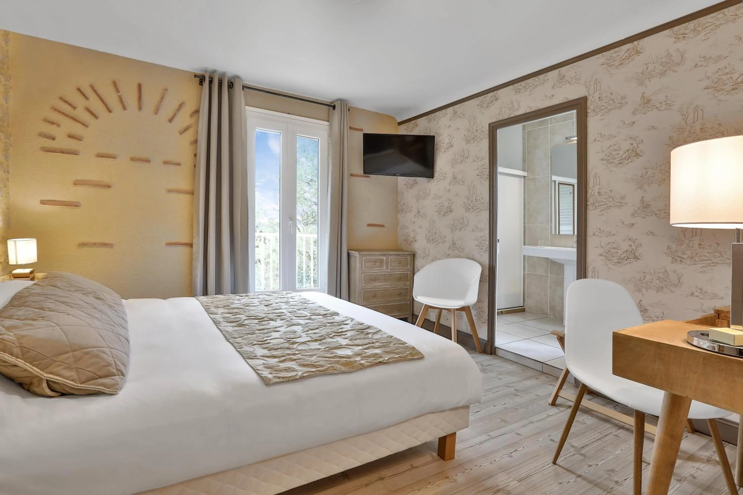 Bed in Hotel Restaurant La Verperie