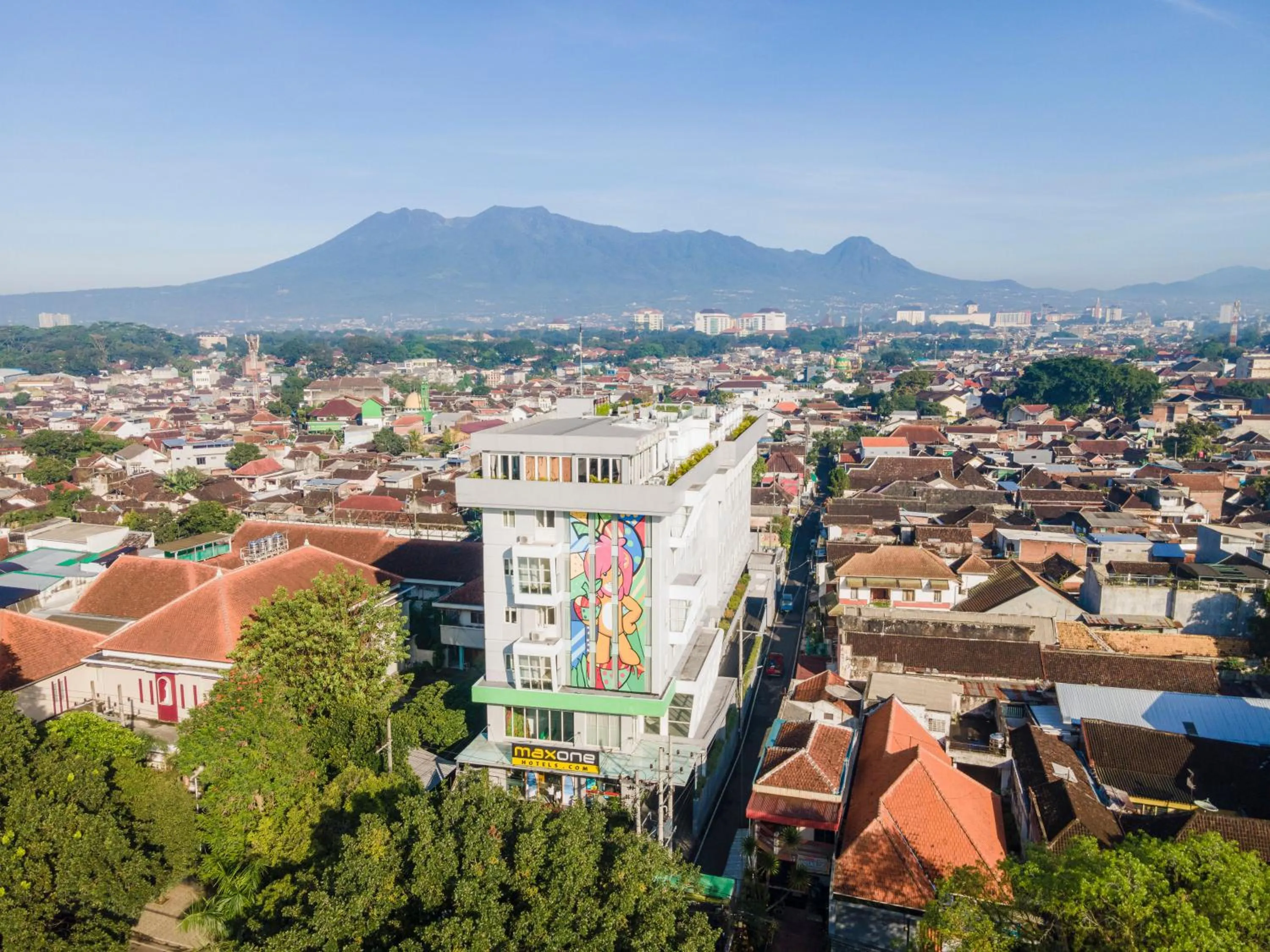 Mountain view in Ascent Hotel & Cafe Malang