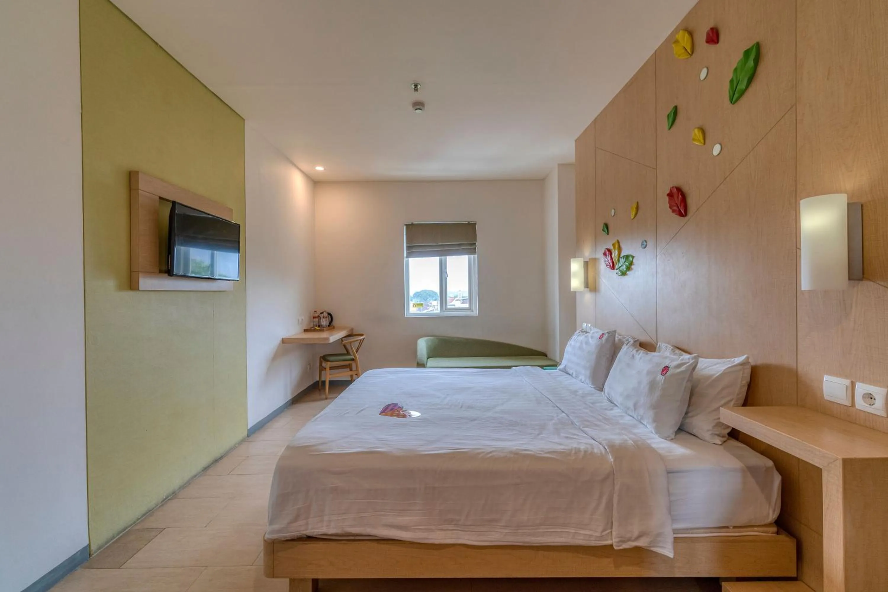 Bedroom, Bed in Ascent Hotel & Cafe Malang