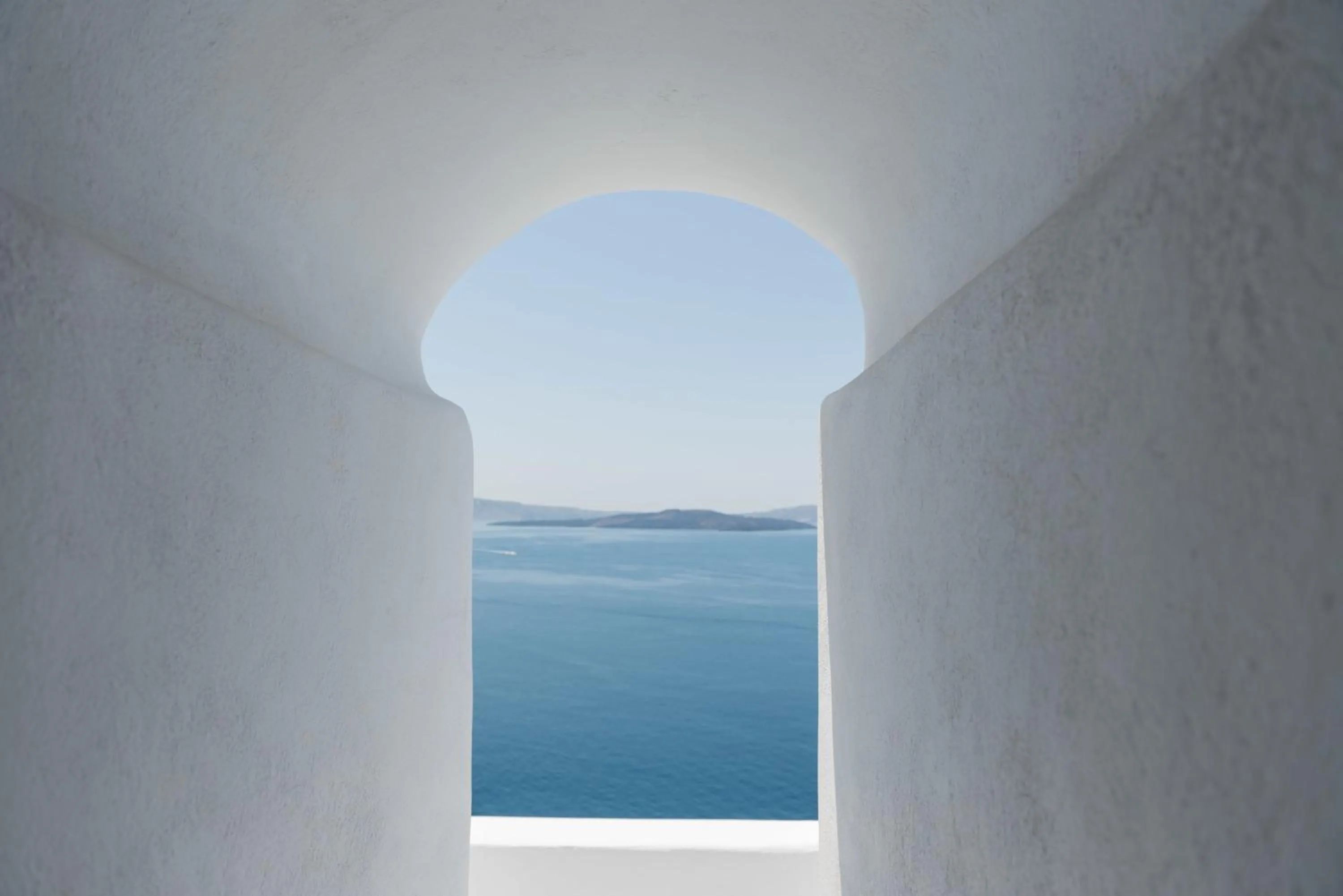 Day in Thirea Suites