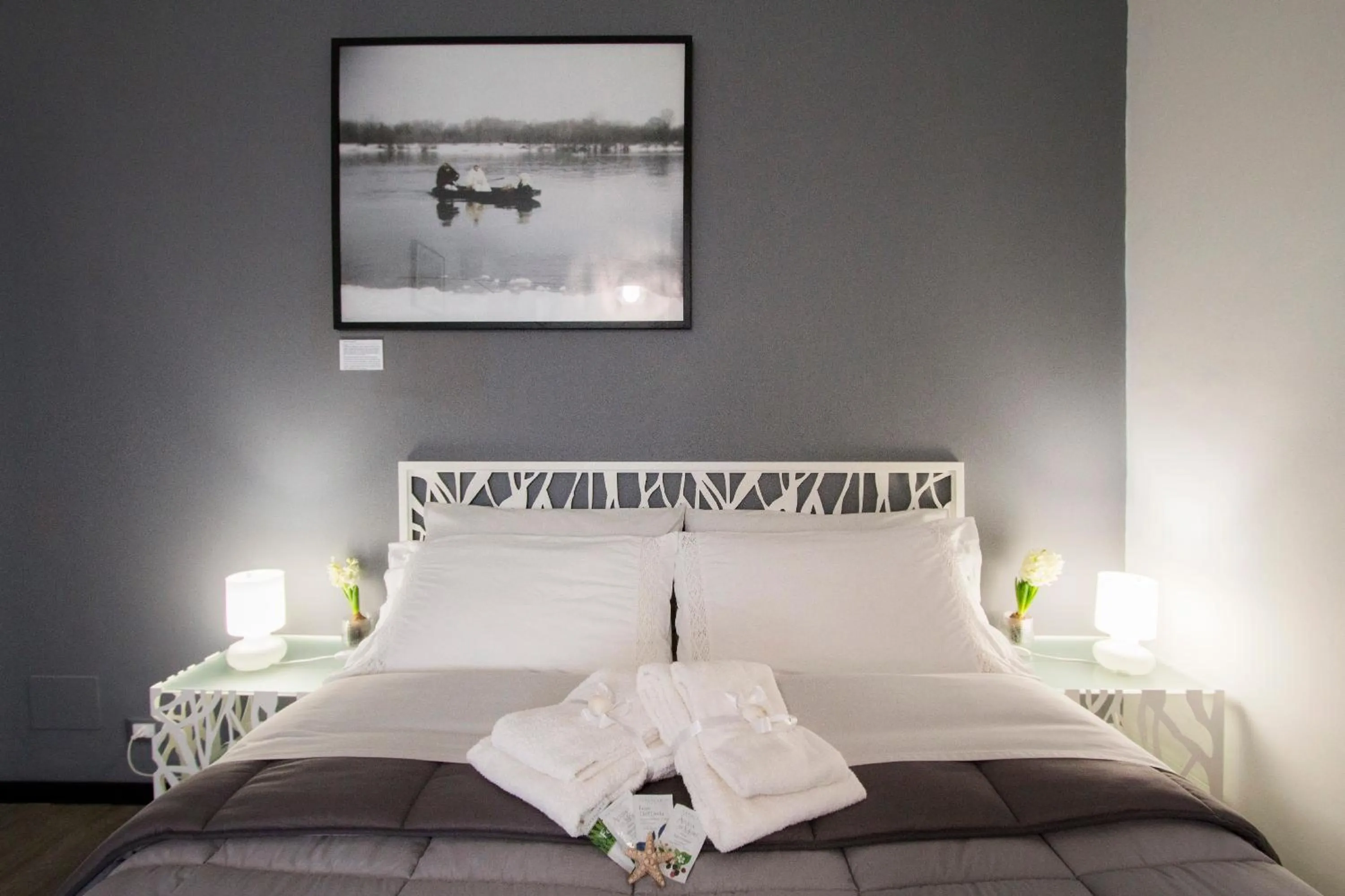 Bed in City Lights Rome