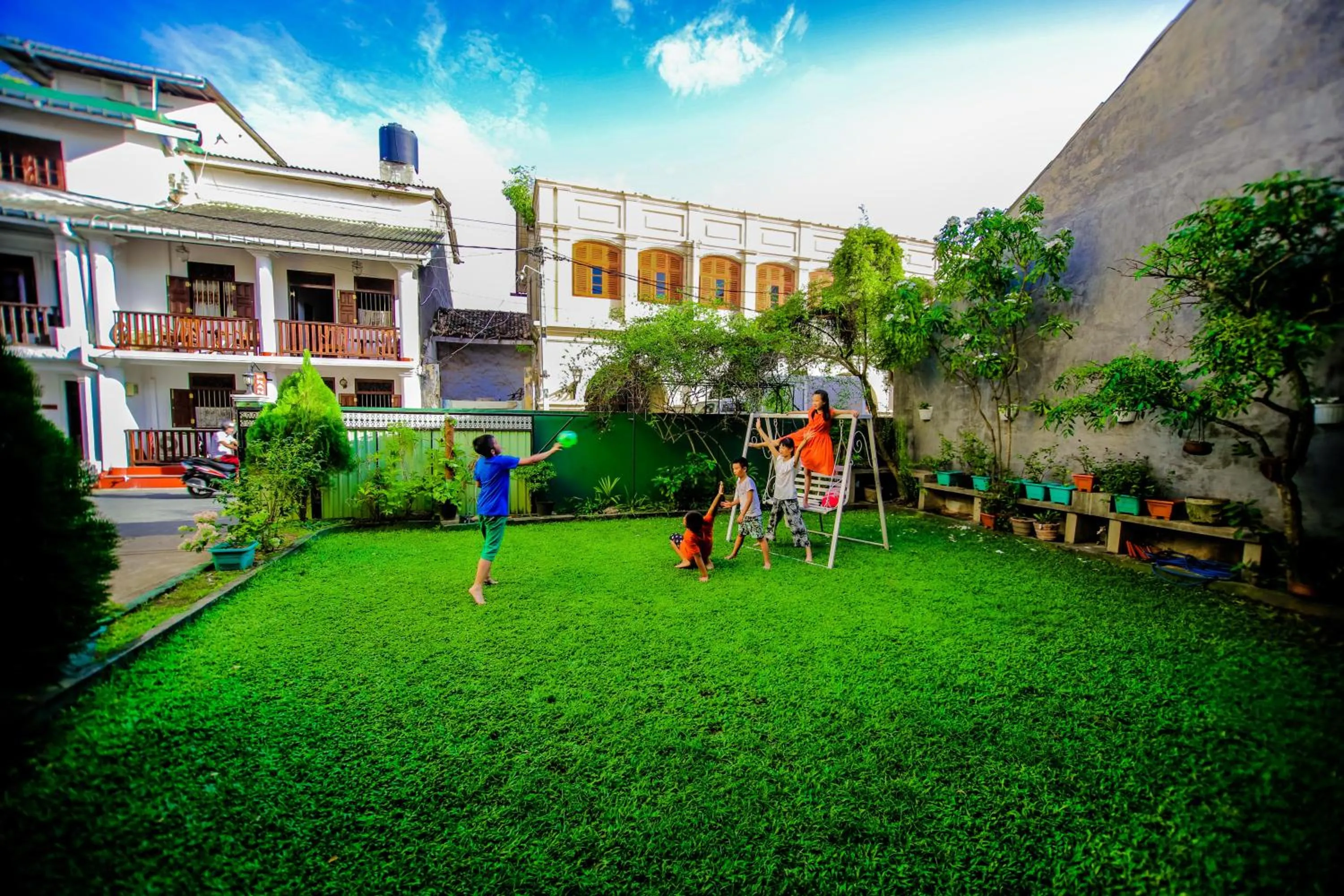 Garden in The Frangipani motel
