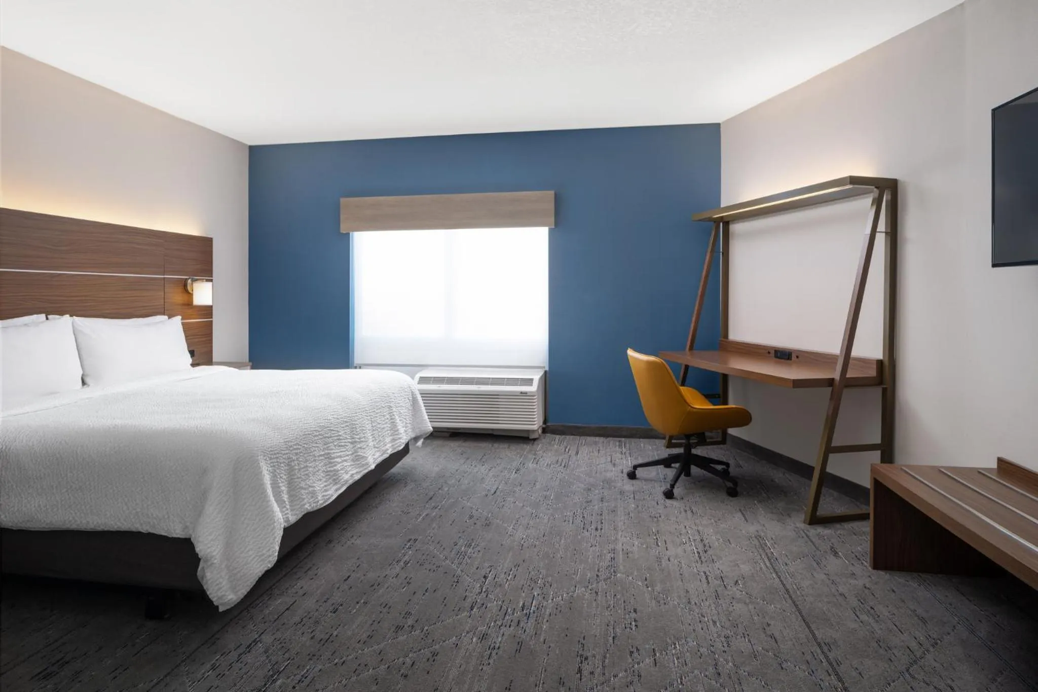 Photo of the whole room, Bed in Holiday Inn Express & Suites Trinity by IHG
