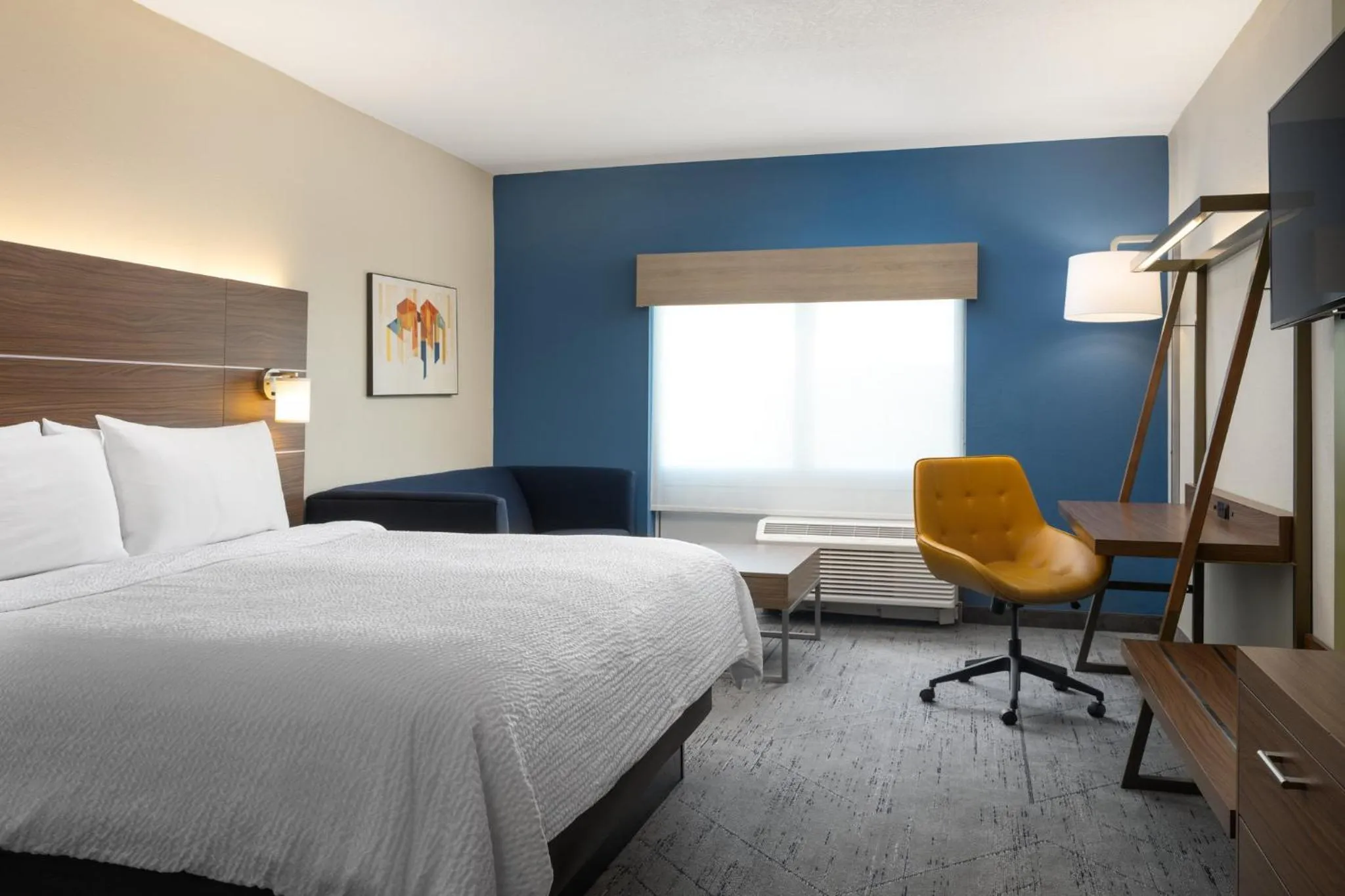Photo of the whole room, Bed in Holiday Inn Express & Suites Trinity by IHG