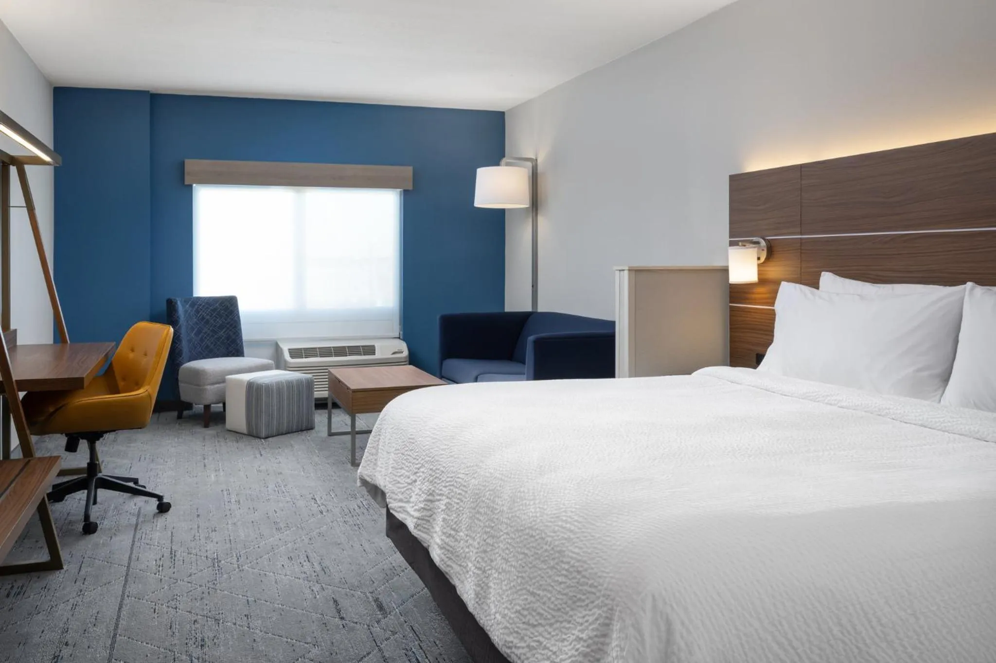 Photo of the whole room, Bed in Holiday Inn Express & Suites Trinity by IHG