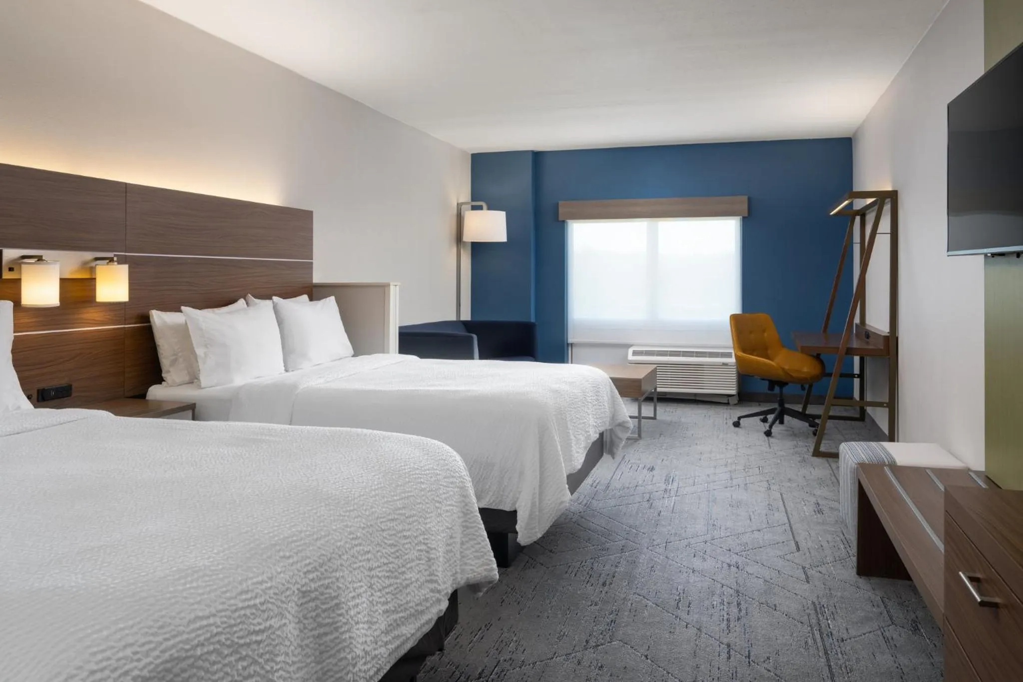 Photo of the whole room, Bed in Holiday Inn Express & Suites Trinity by IHG