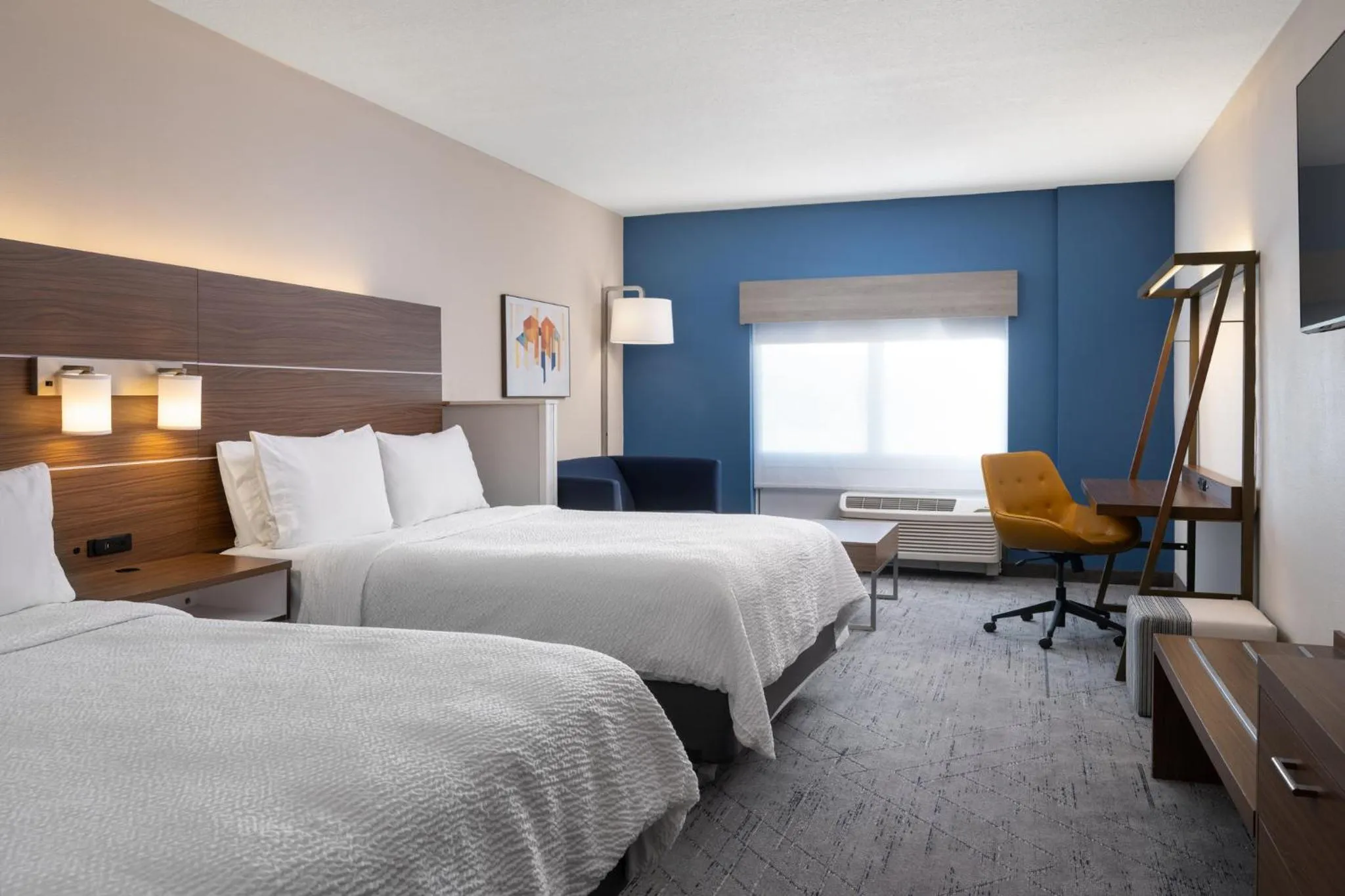 Photo of the whole room, Bed in Holiday Inn Express & Suites Trinity by IHG