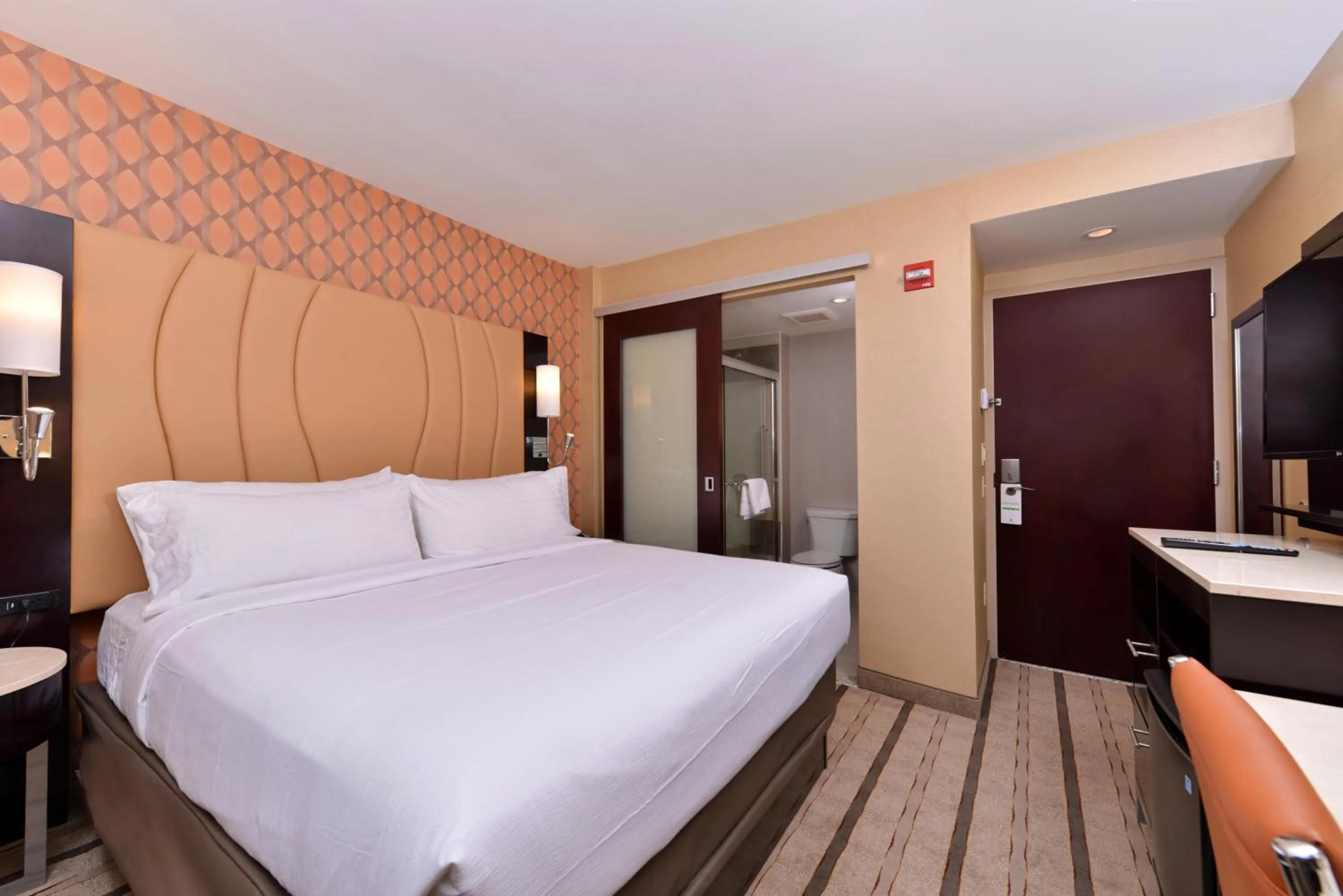 Photo of the whole room, Bed in Holiday Inn New York City - Times Square by IHG