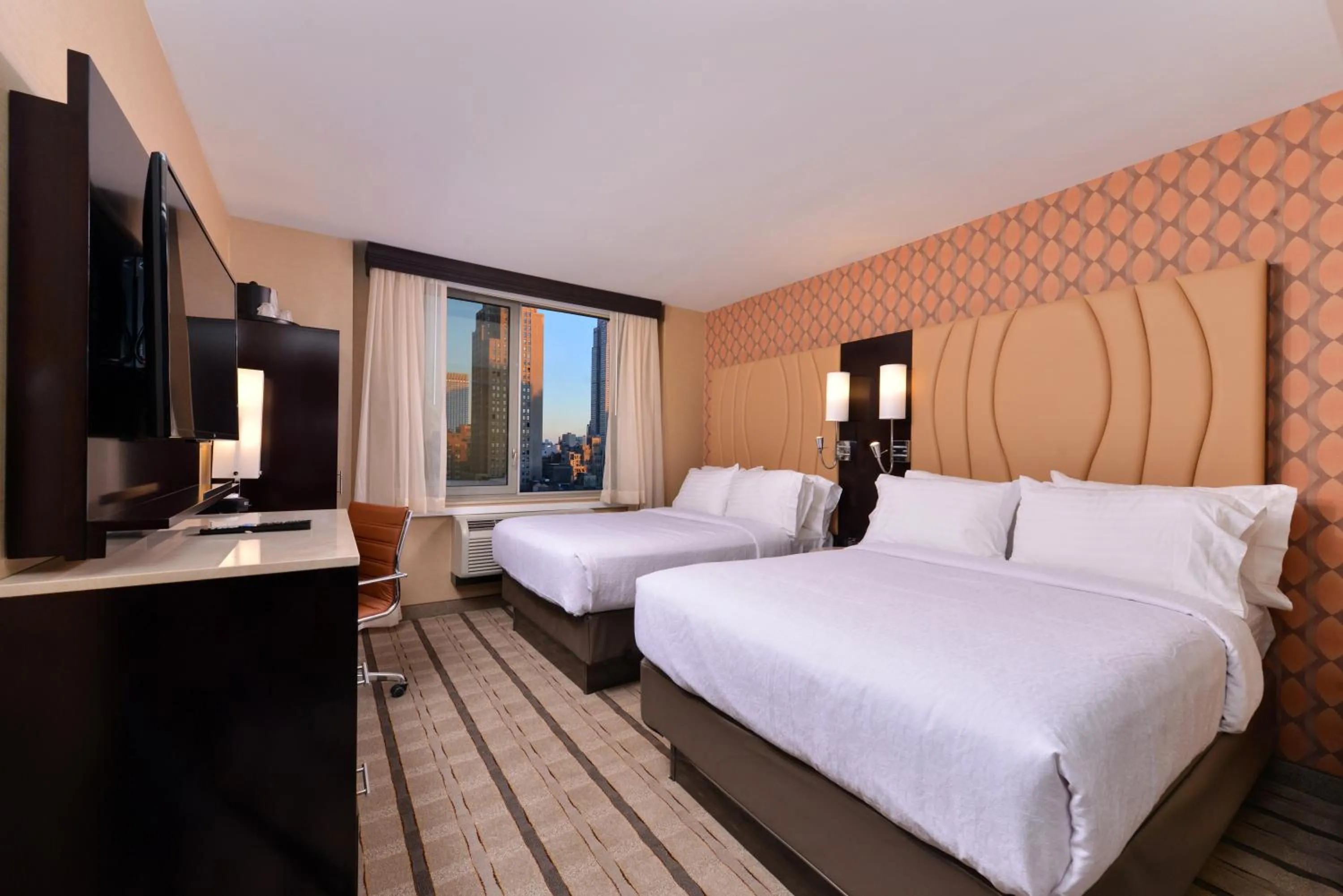 Photo of the whole room, Bed in Holiday Inn New York City - Times Square by IHG