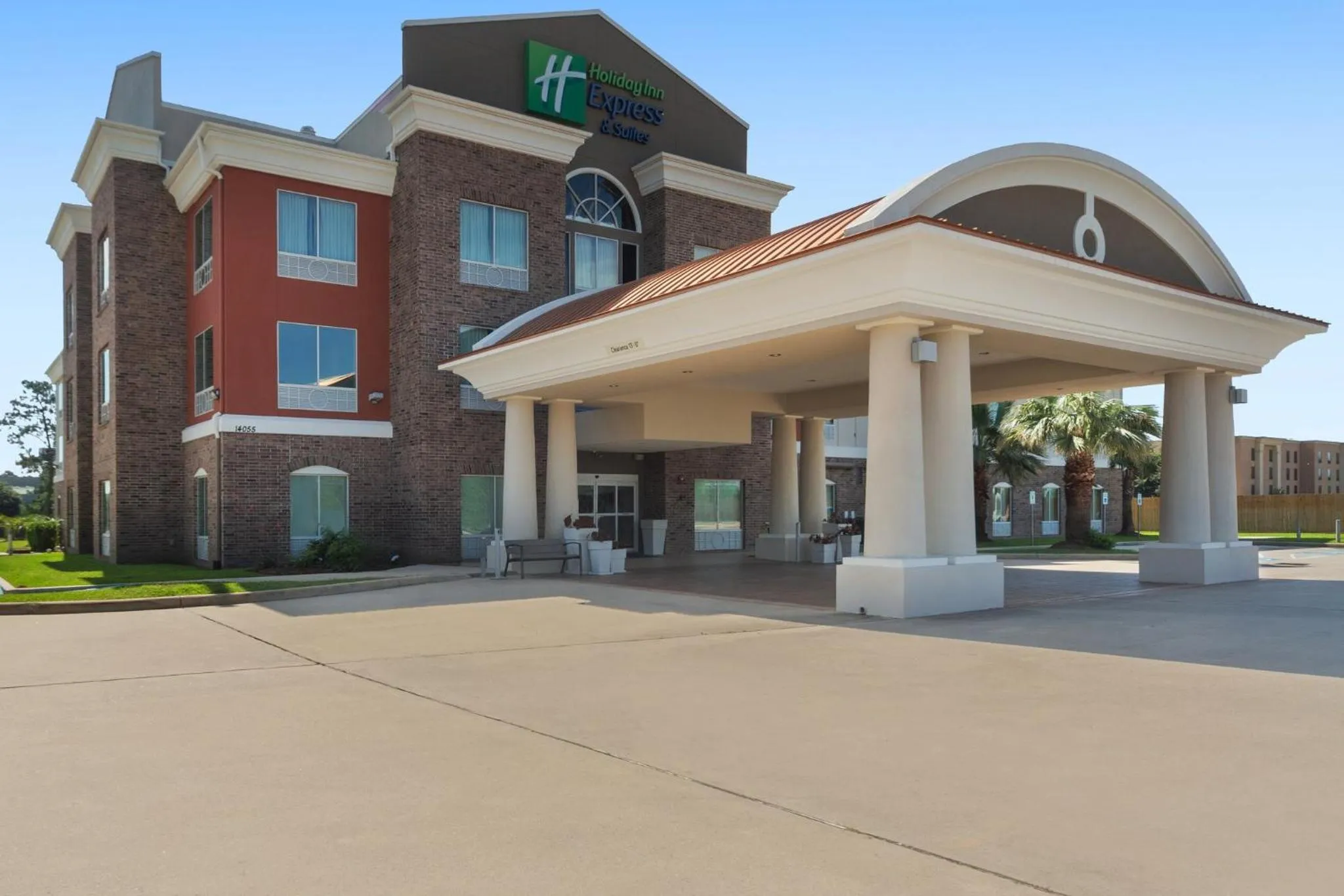 Property building in Holiday Inn Express Tomball by IHG