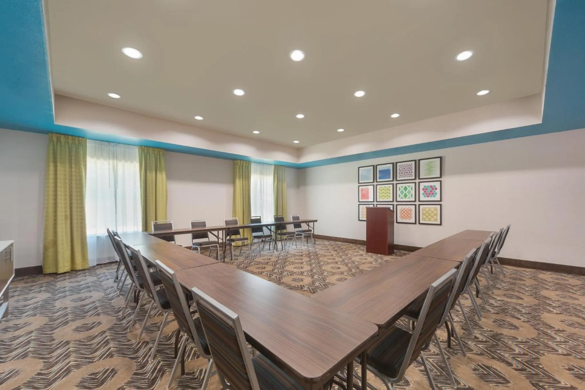Meeting/conference room in Holiday Inn Express Tomball by IHG