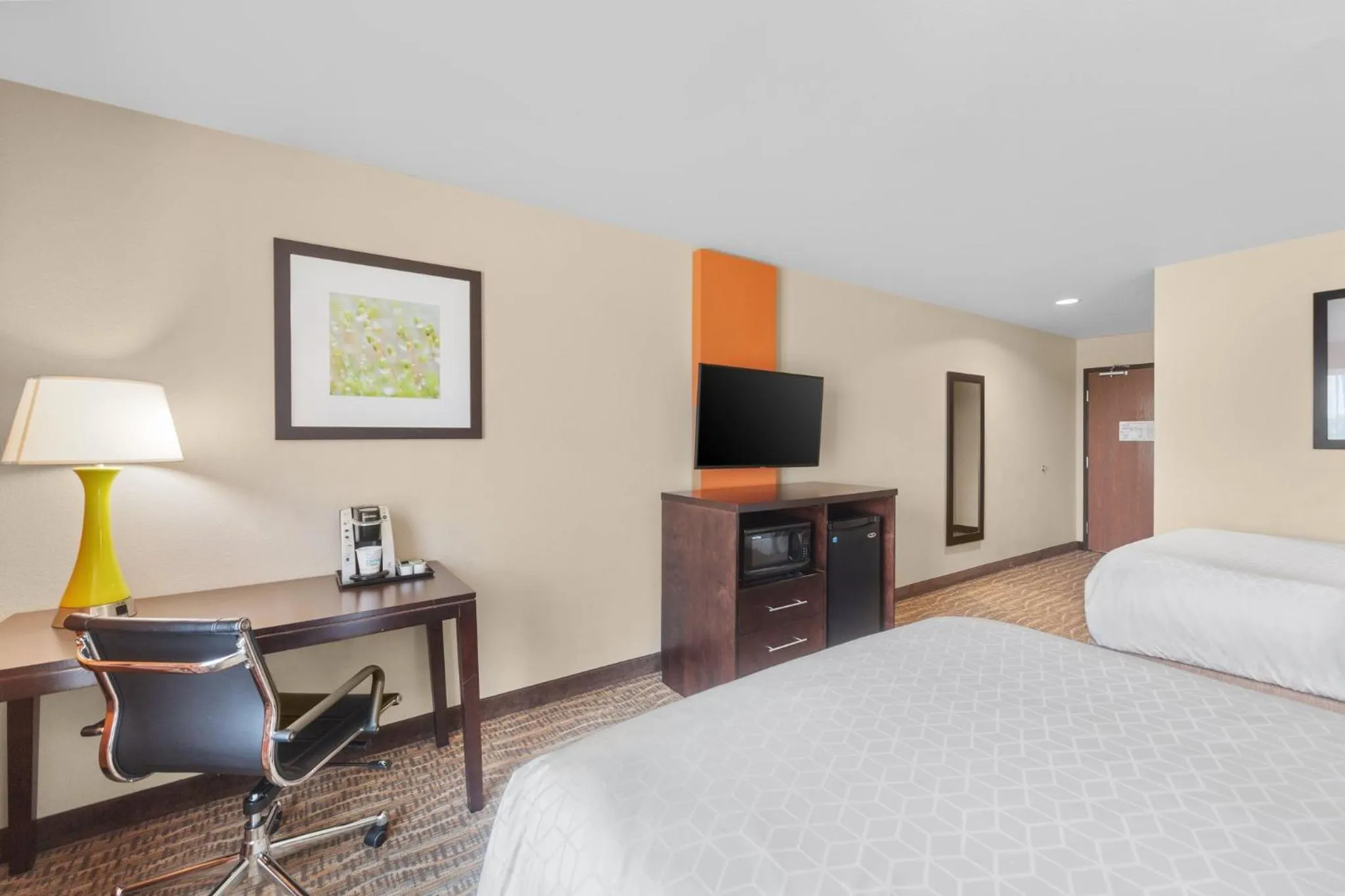 Photo of the whole room, Bed in Holiday Inn Express Tomball by IHG