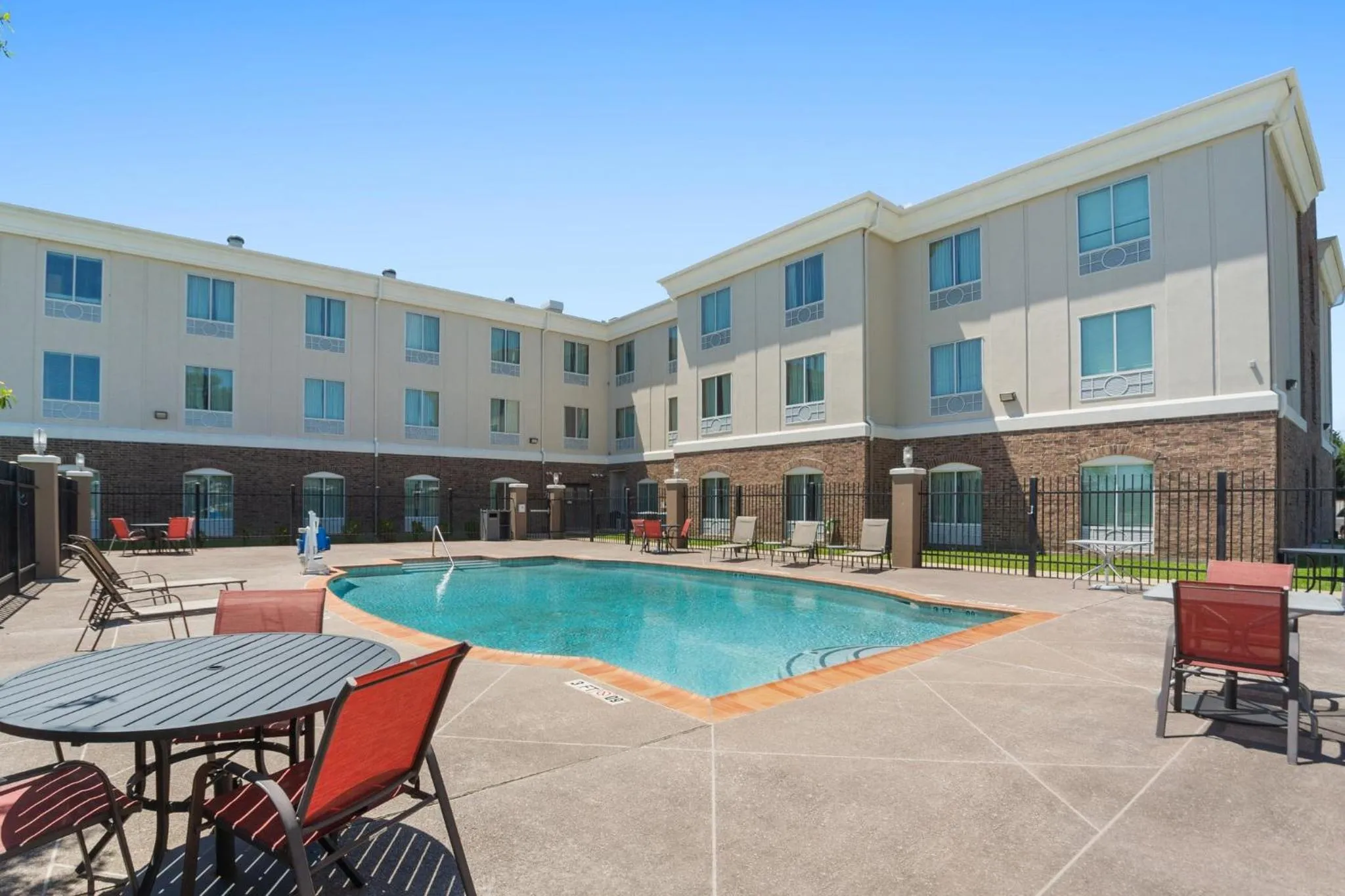 Swimming pool in Holiday Inn Express Tomball by IHG