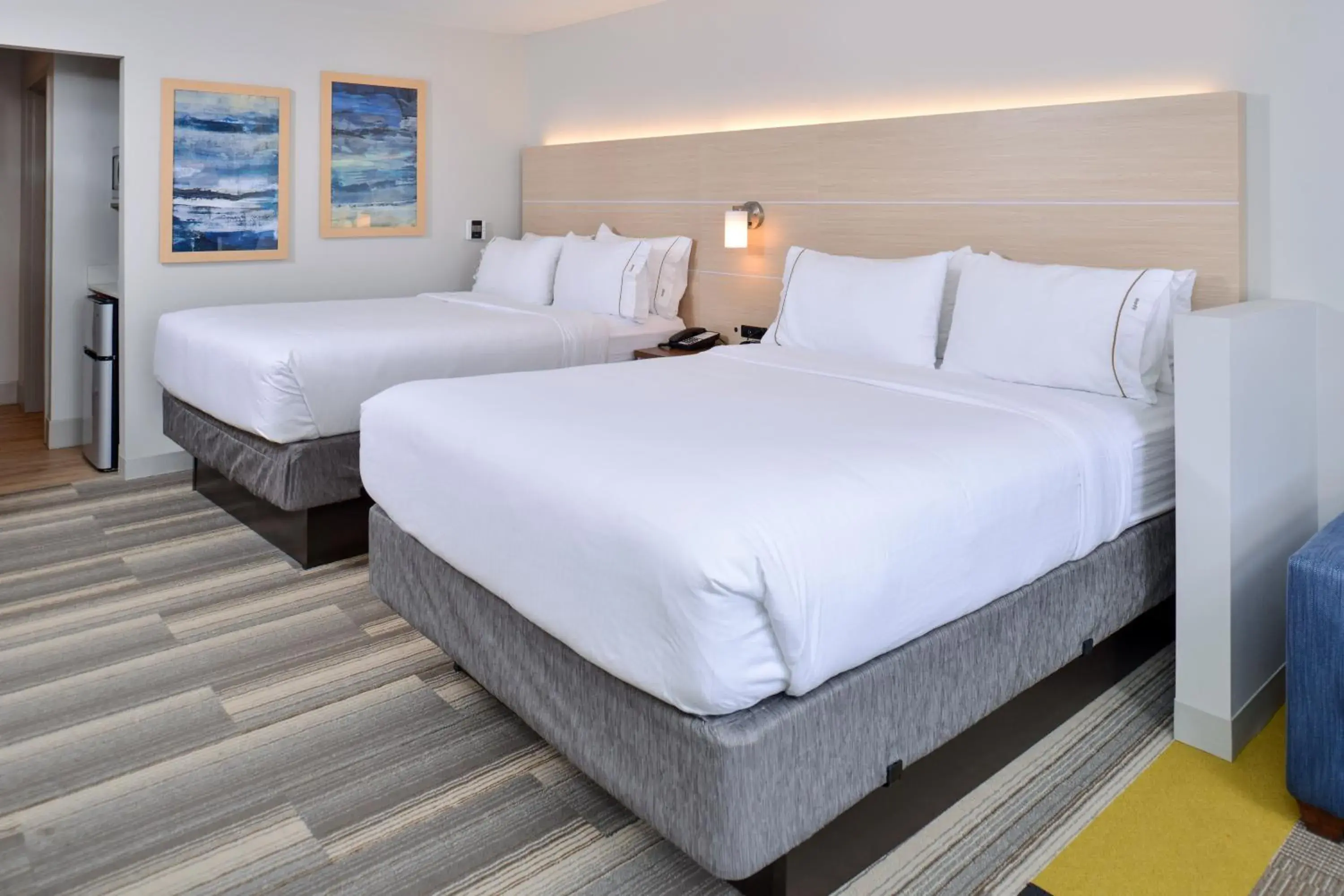 Queen Suite with Two Queen Beds and Sofa Bed in Holiday Inn Express & Suites Farmington Hills - Detroit by IHG Queen Suite with Two Queen Beds and Sofa Bed in Holiday Inn Express & Suites Farmington Hills - Detroit by IHG