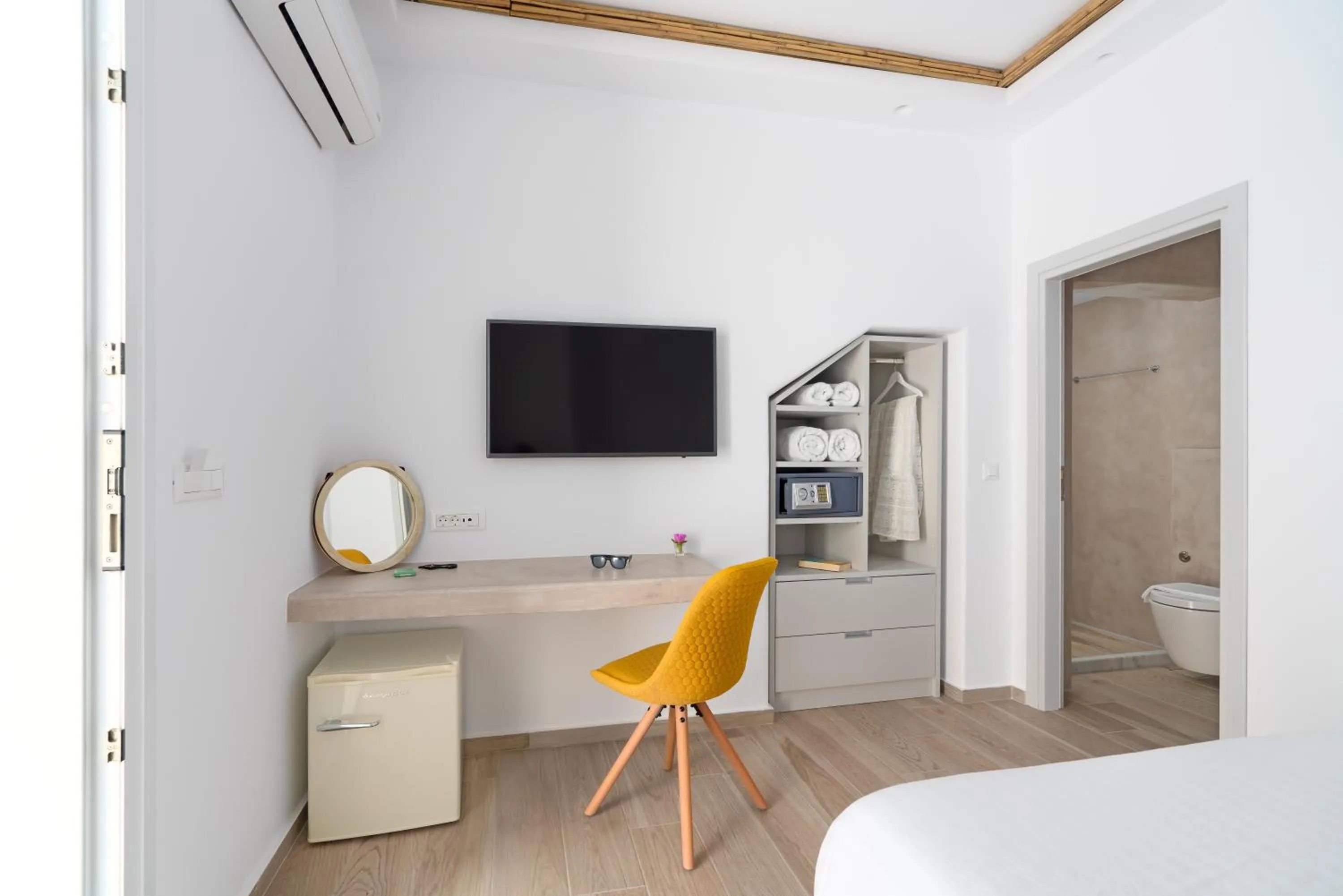 TV and multimedia in Cape Mykonos