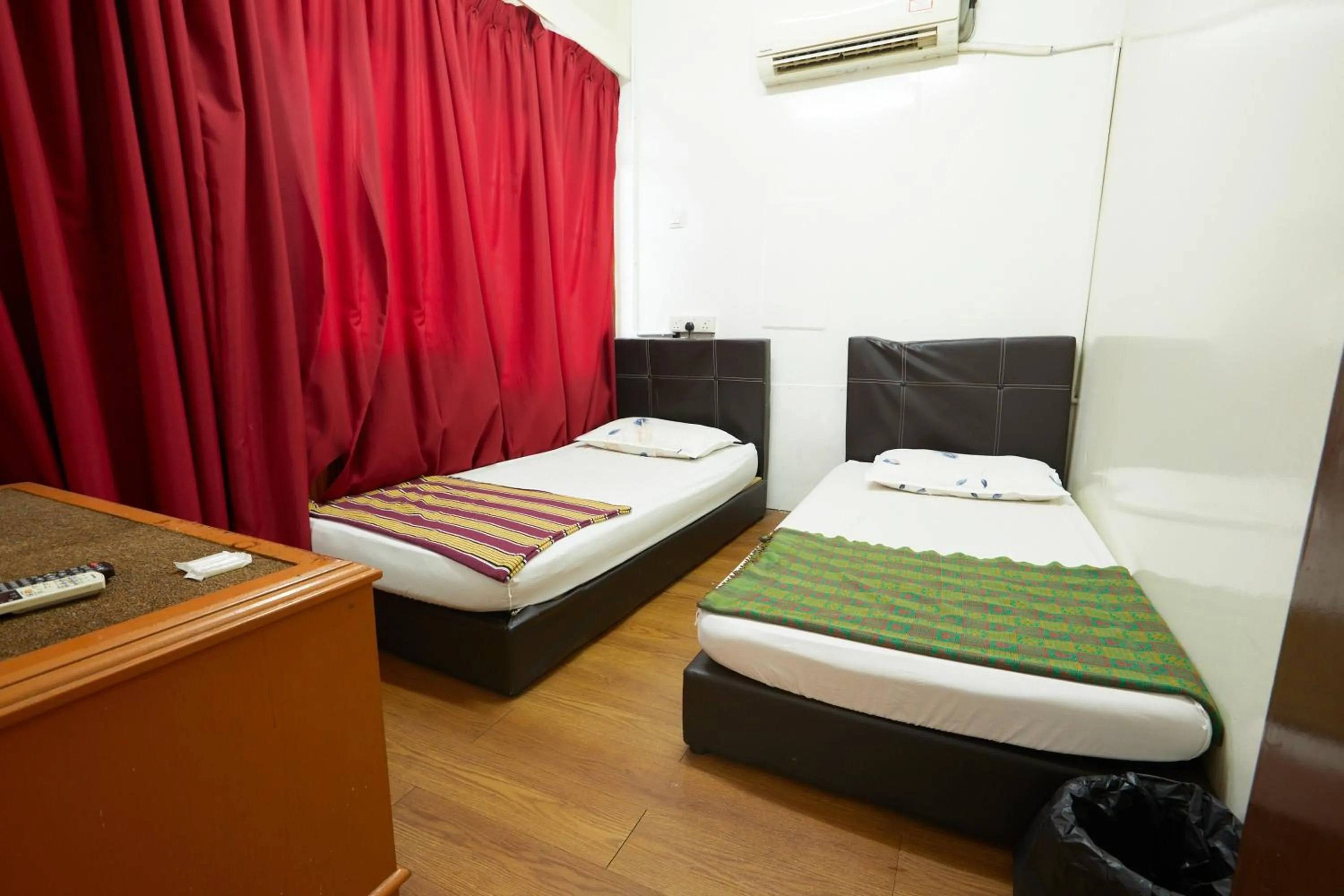 Bed in Ros Heritage Motel