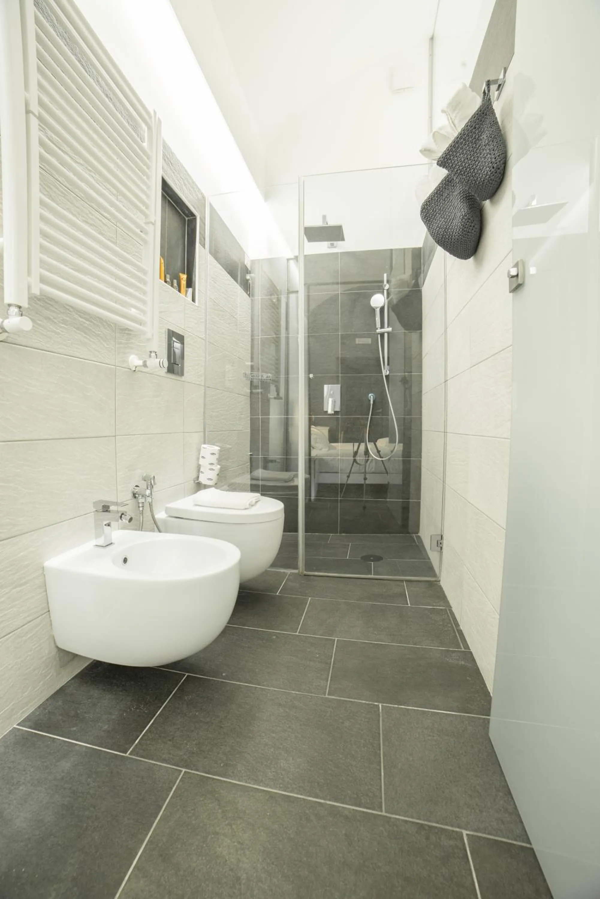 Shower in Chiaia 197 Deluxe Residence