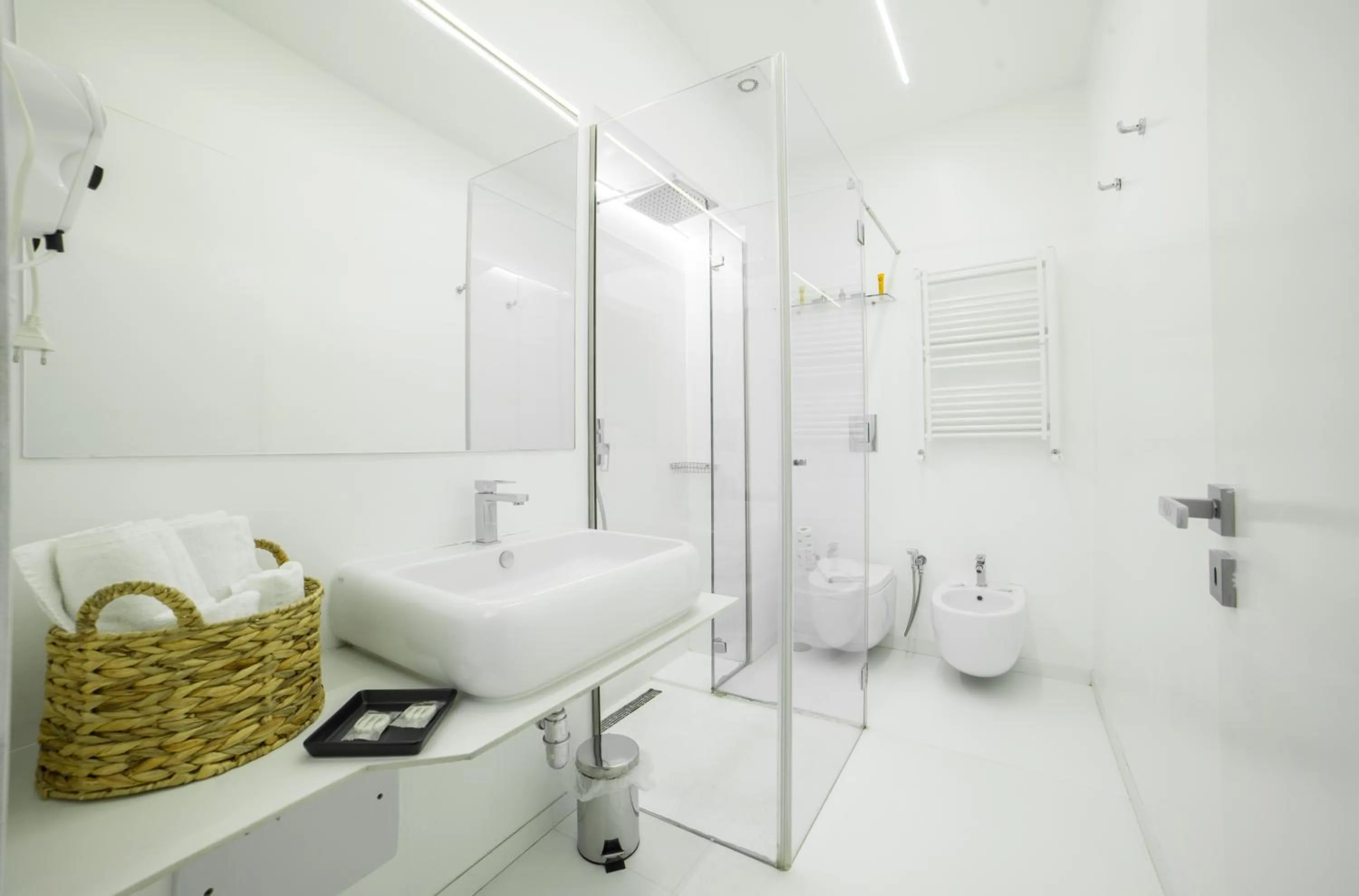 Shower in Chiaia 197 Deluxe Residence