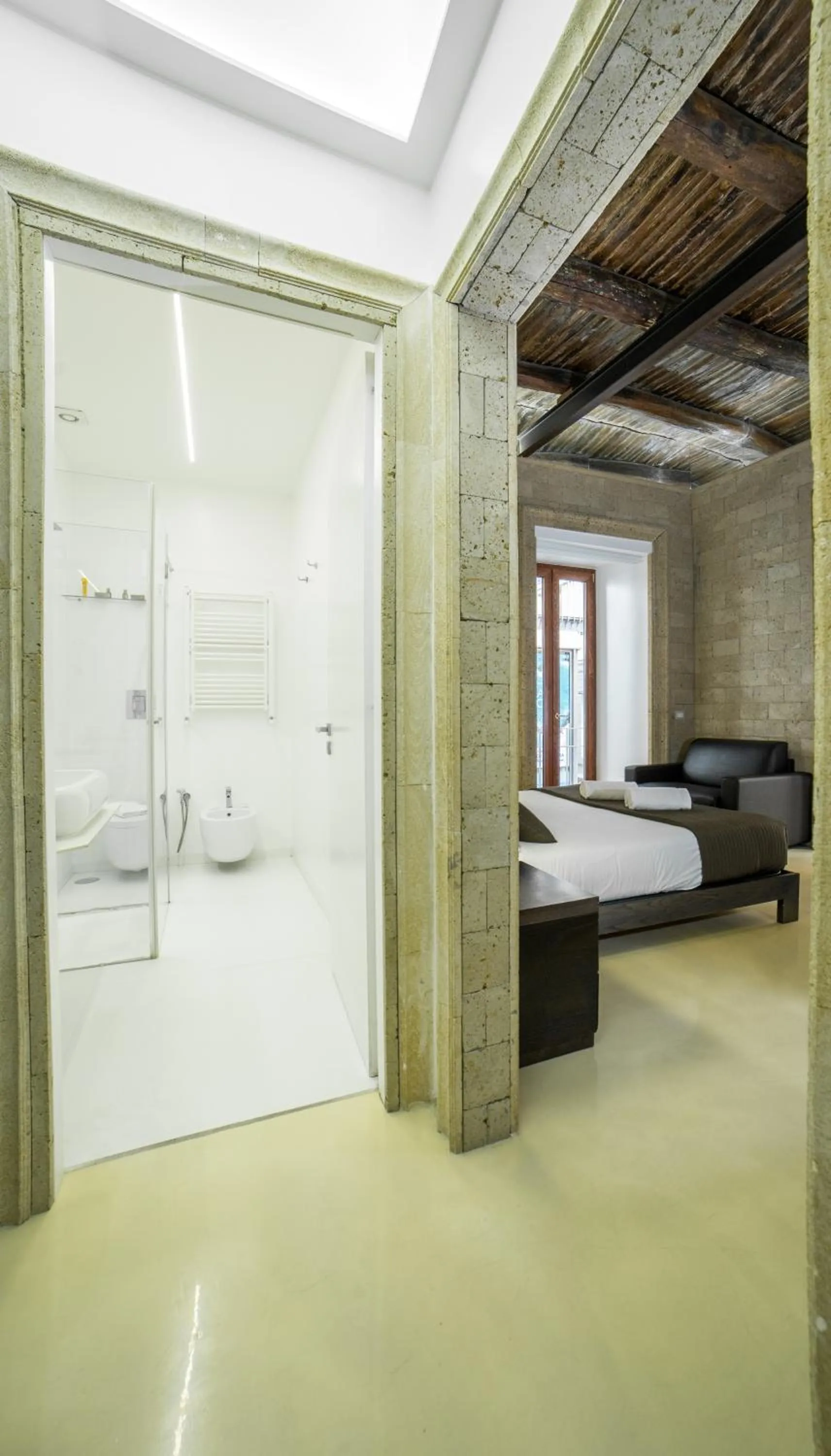 Bathroom, Bed in Chiaia 197 Deluxe Residence