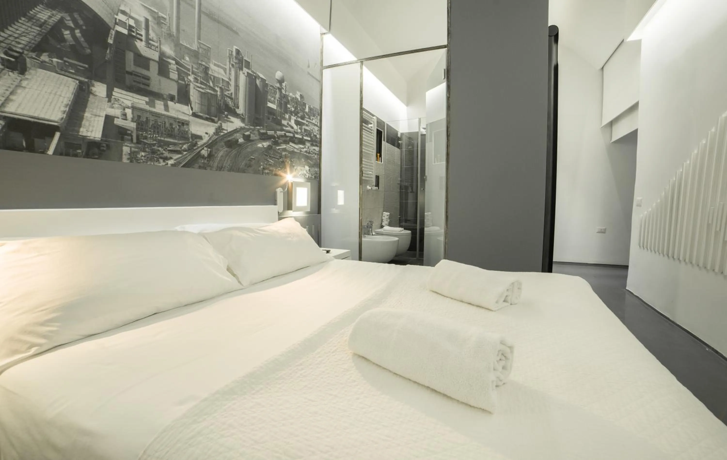 Photo of the whole room, Bed in Chiaia 197 Deluxe Residence