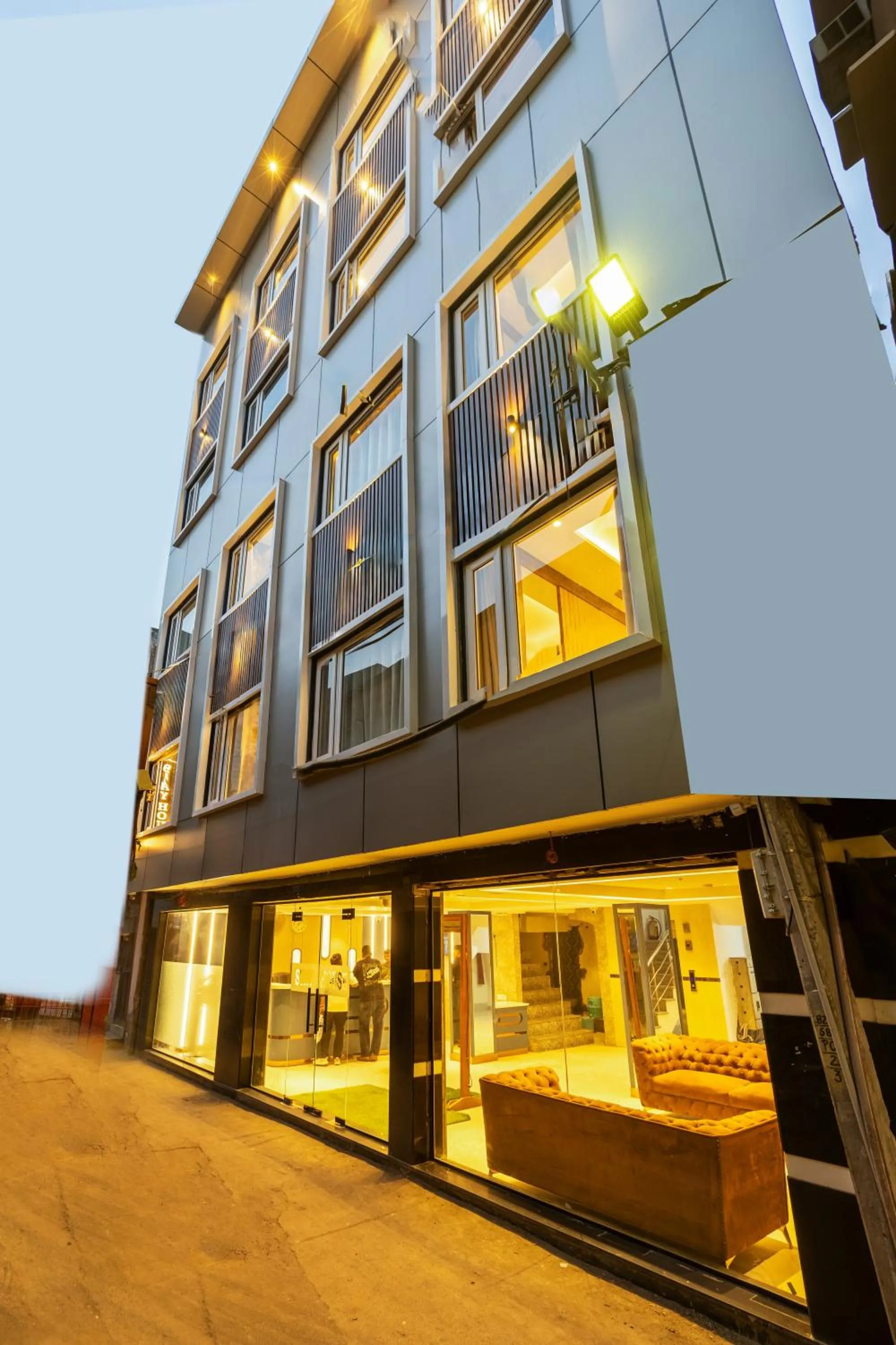 Property building in Hotel Stay House Inn 3 Mints walk from New Delhi Railway station,5 Mints from Metro