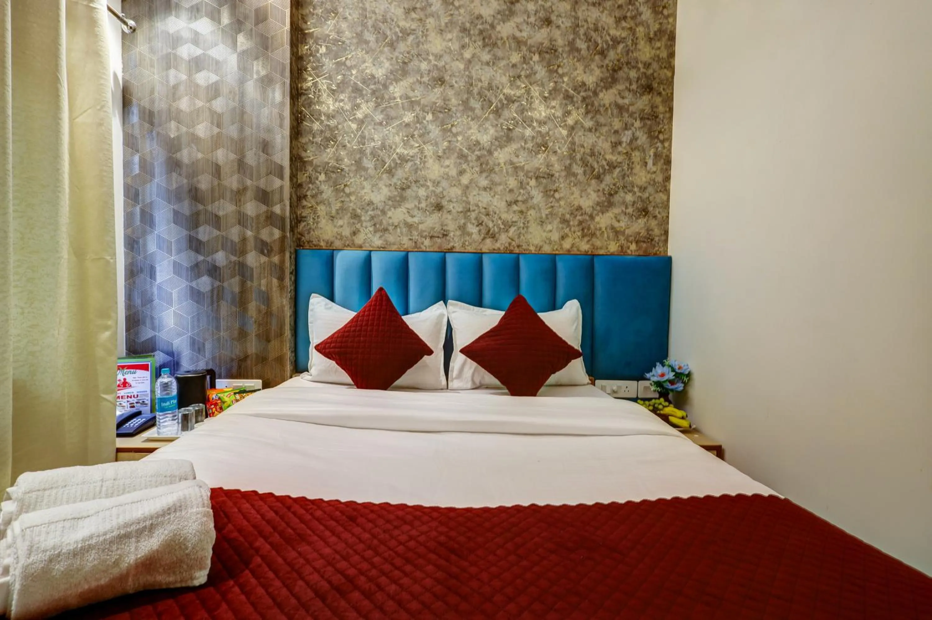 Photo of the whole room, Bed in Hotel Stay House Inn 3 Mints walk from New Delhi Railway station,5 Mints from Metro