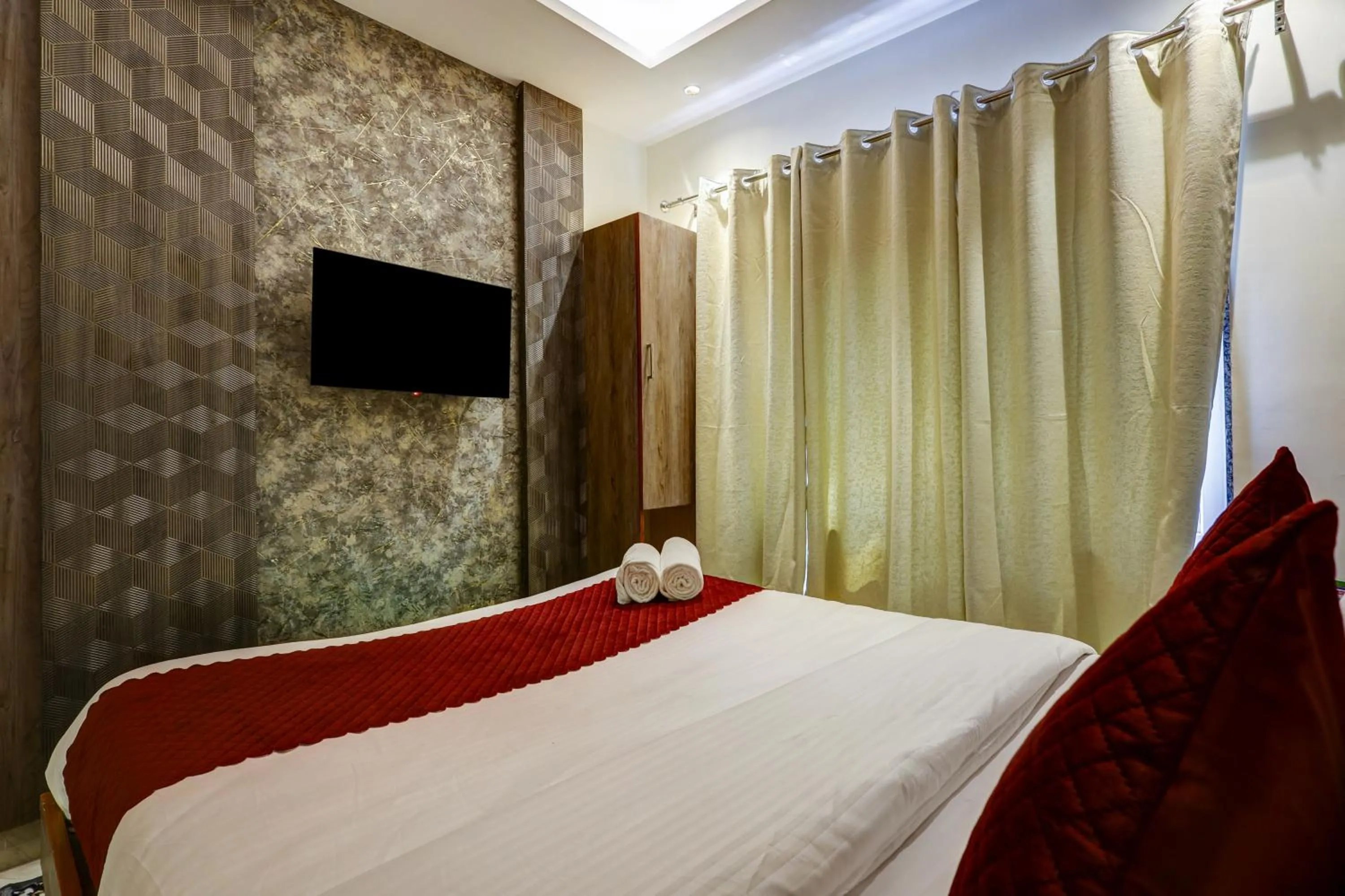 Bed in Hotel Stay House Inn 3 Mints walk from New Delhi Railway station,5 Mints from Metro