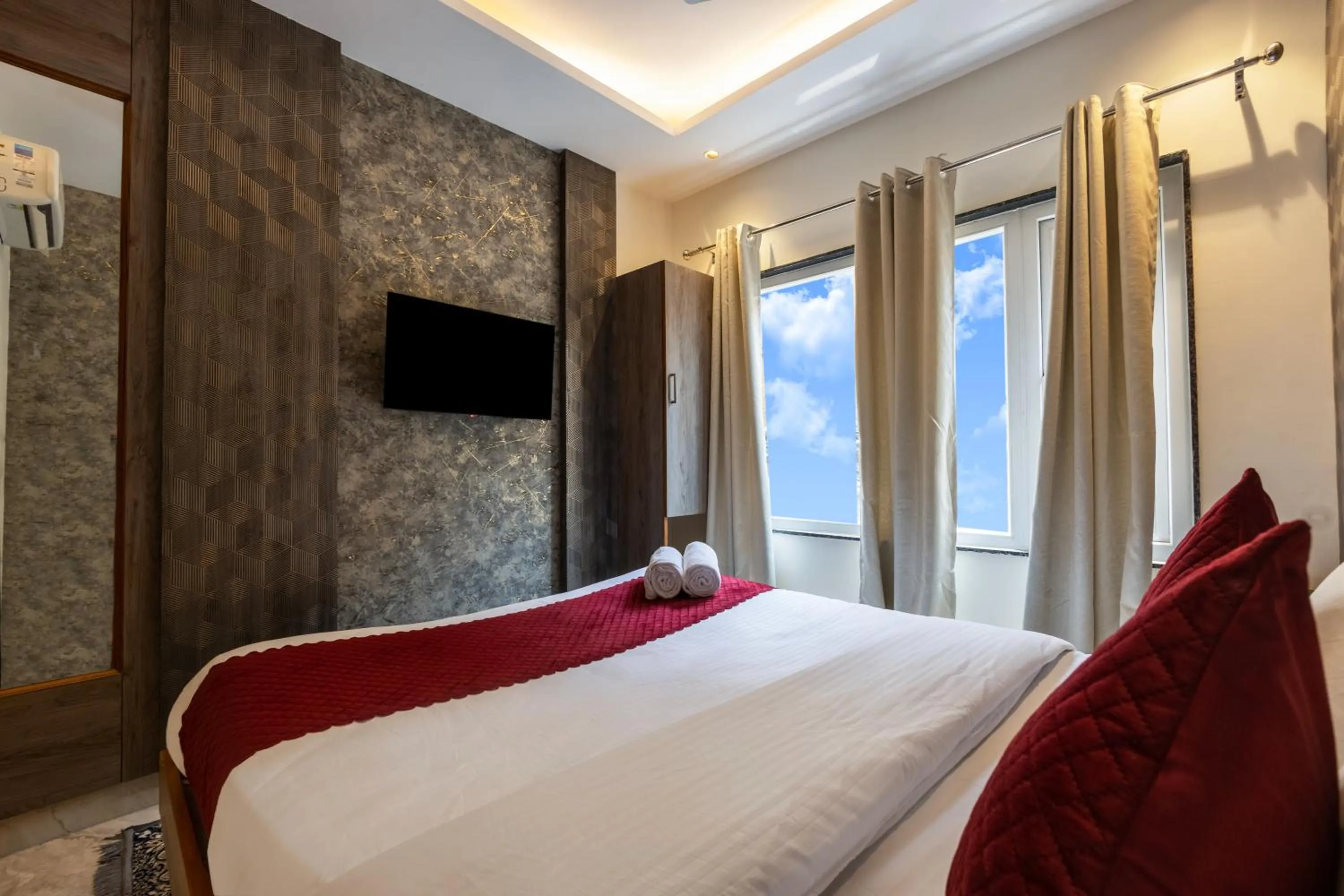 Bed in Hotel Stay House Inn 3 Mints walk from New Delhi Railway station,5 Mints from Metro