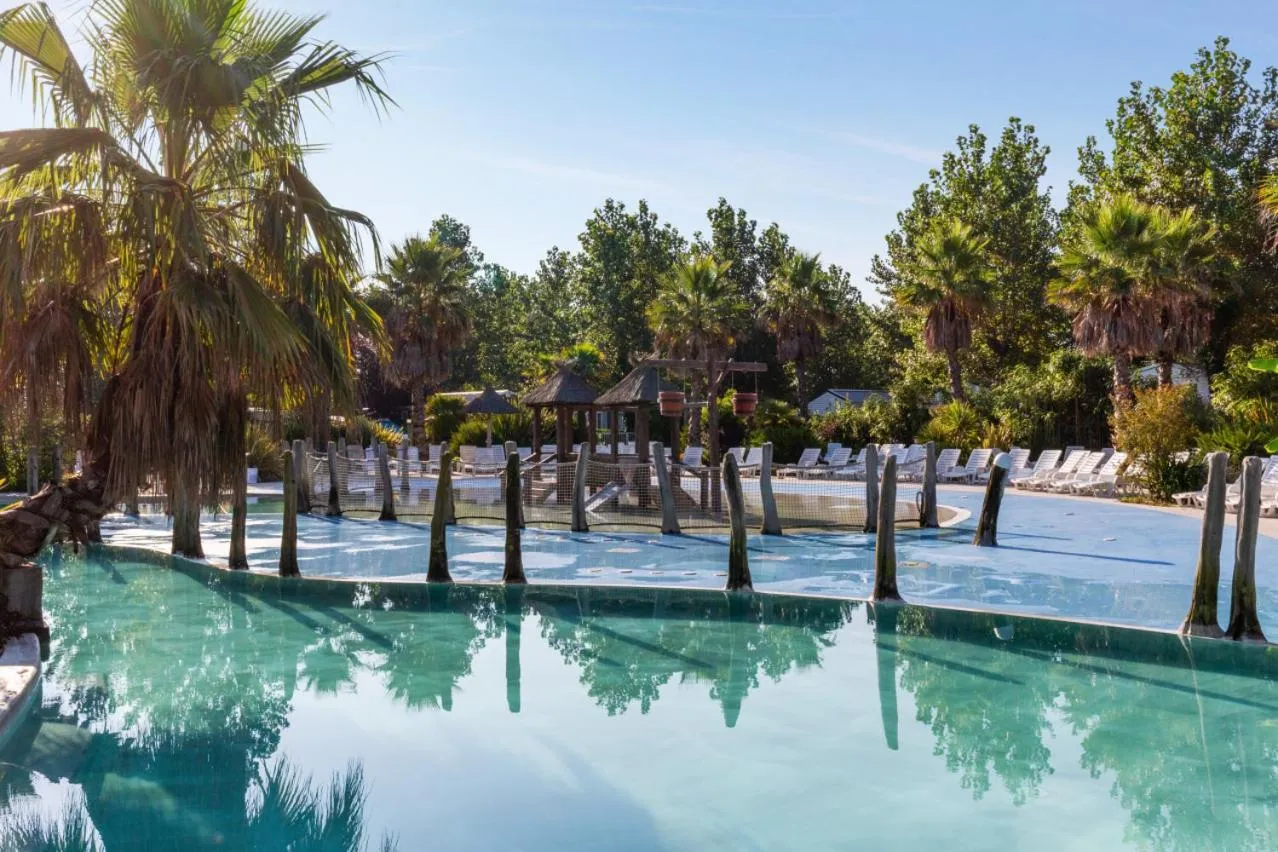 Property building in Residence Izarpean