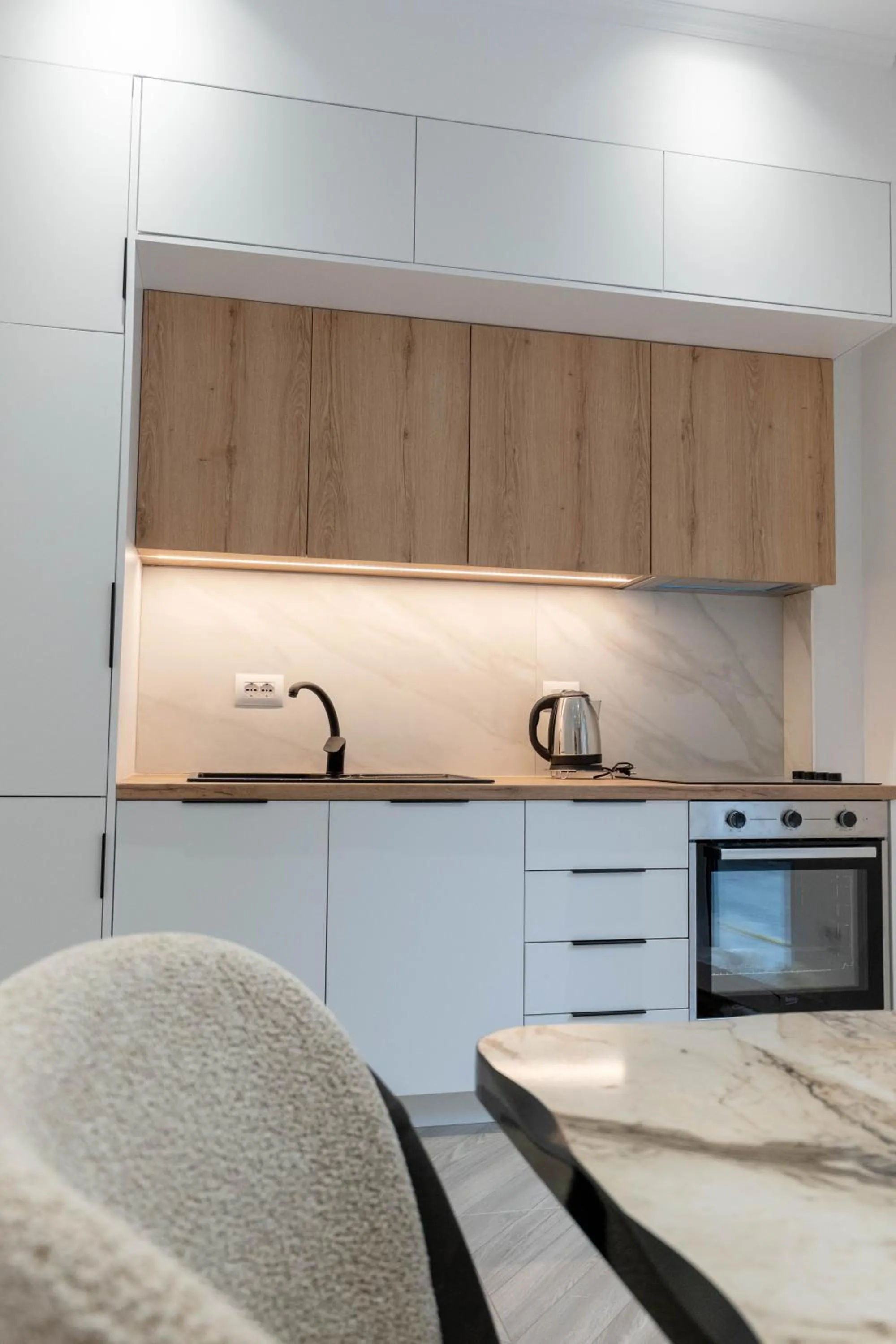 Kitchen or kitchenette in Regal Luxury Apartments