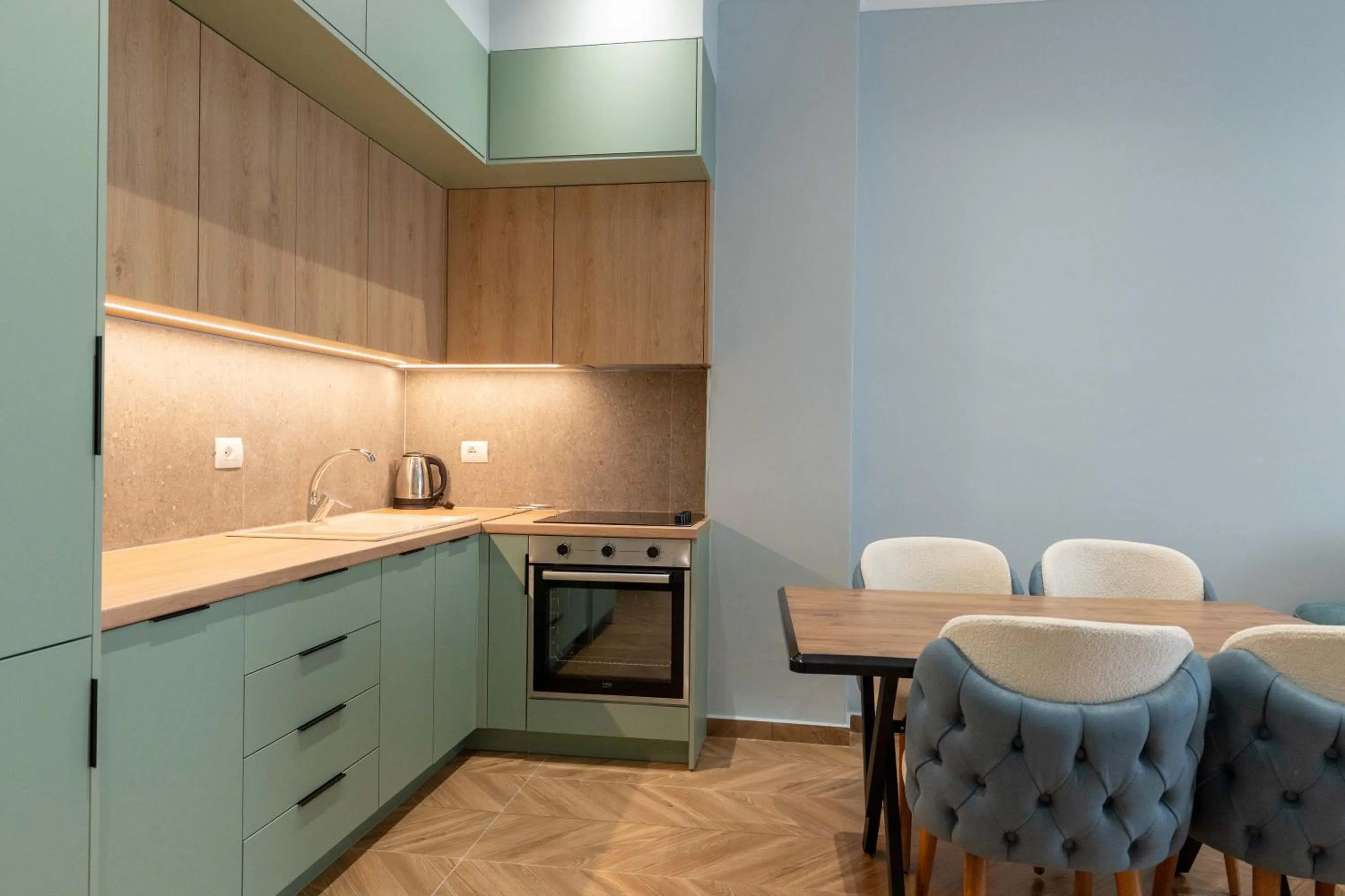 Kitchen or kitchenette in Regal Luxury Apartments