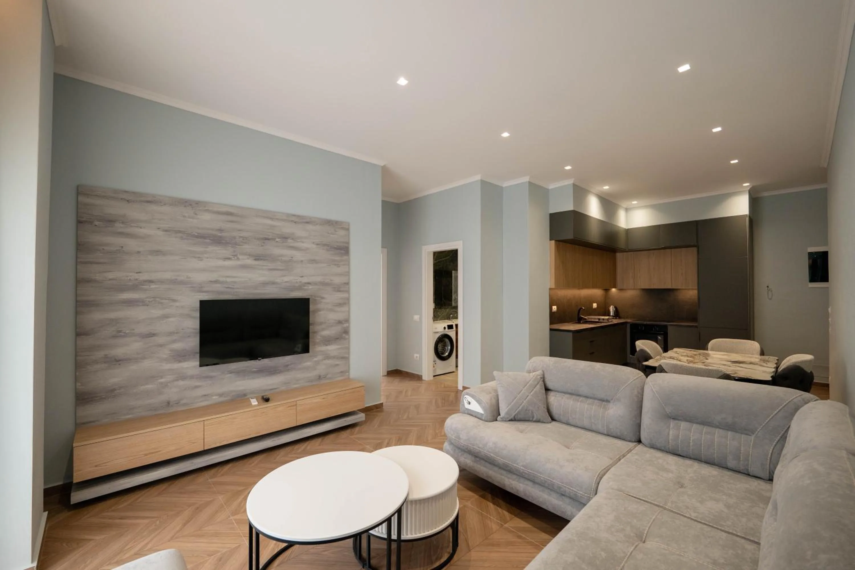 TV and multimedia in Regal Luxury Apartments