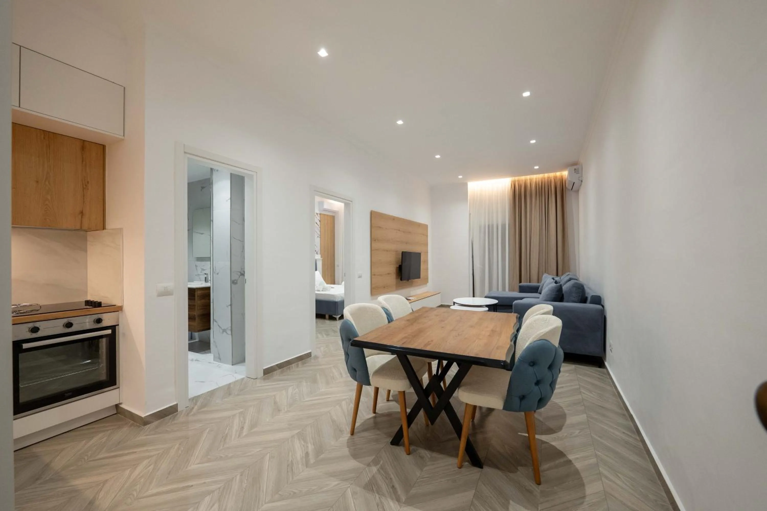 TV and multimedia in Regal Luxury Apartments