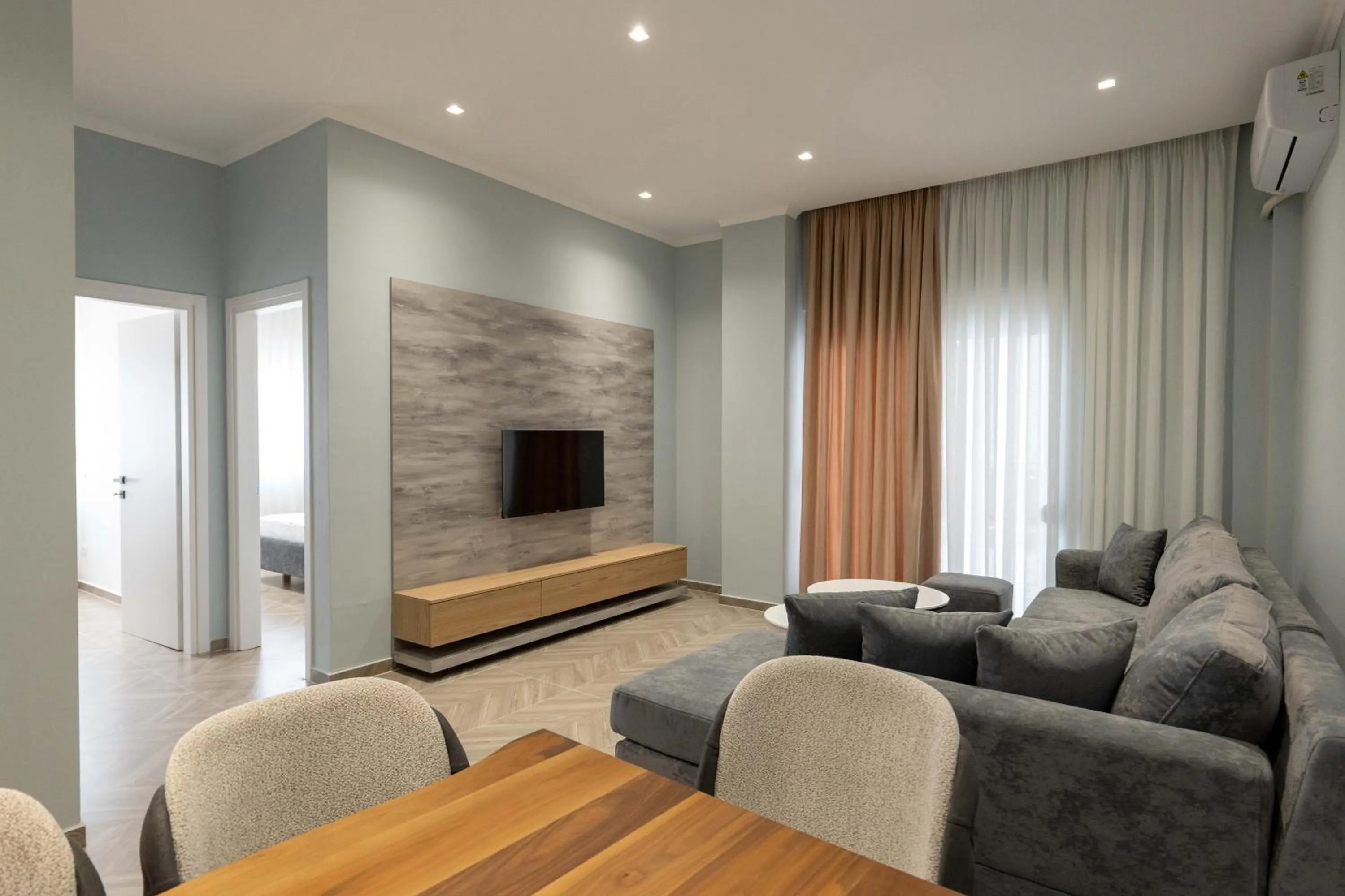 TV and multimedia in Regal Luxury Apartments