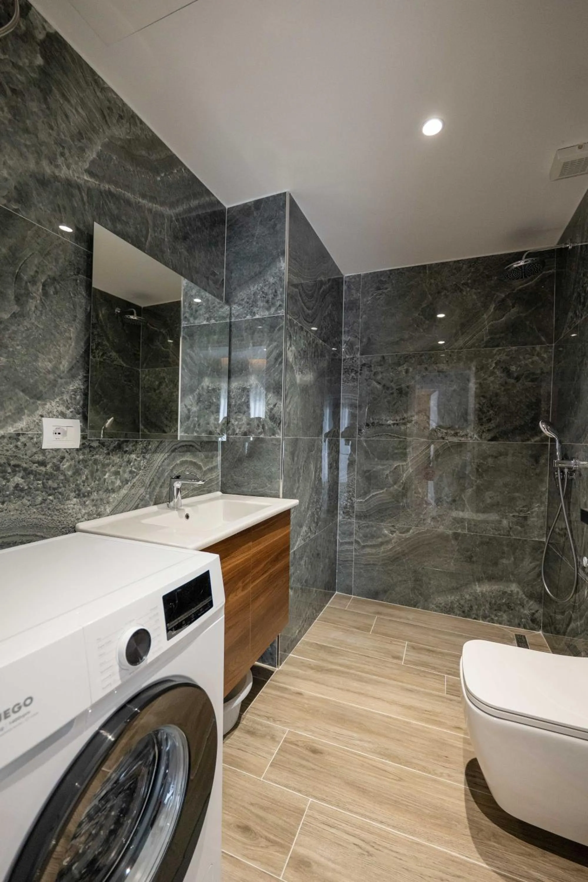 Shower in Regal Luxury Apartments