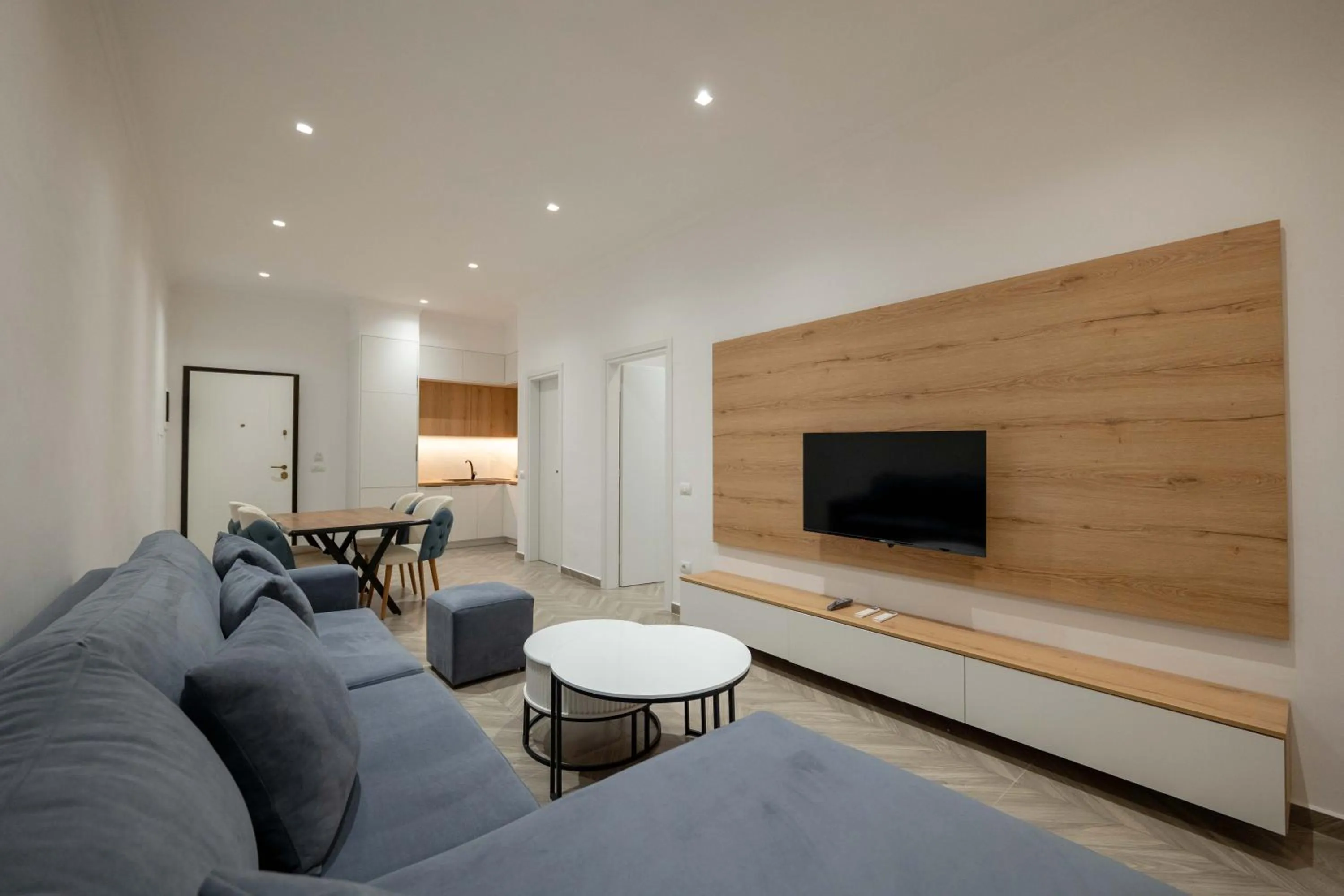 TV and multimedia in Regal Luxury Apartments