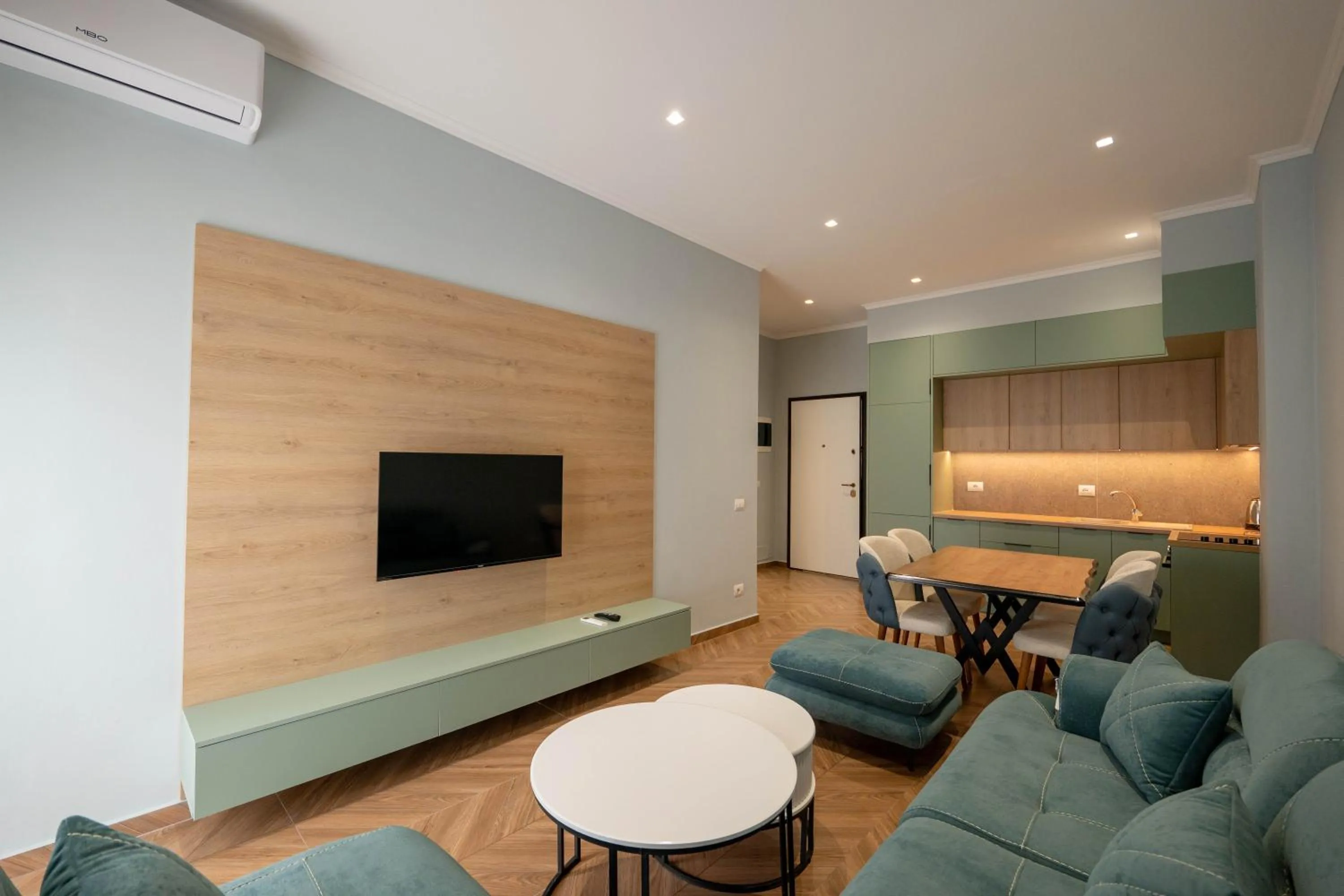 TV and multimedia in Regal Luxury Apartments