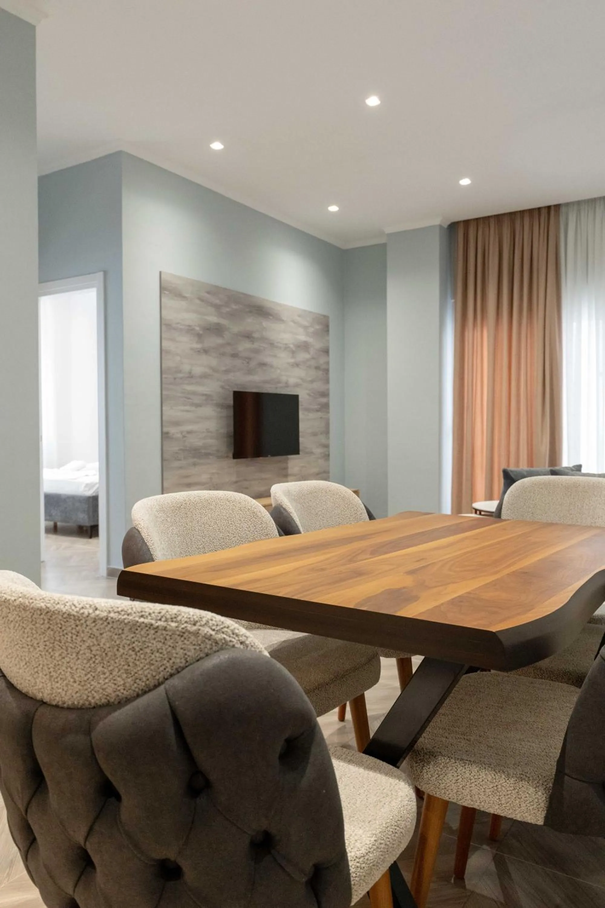 TV and multimedia in Regal Luxury Apartments