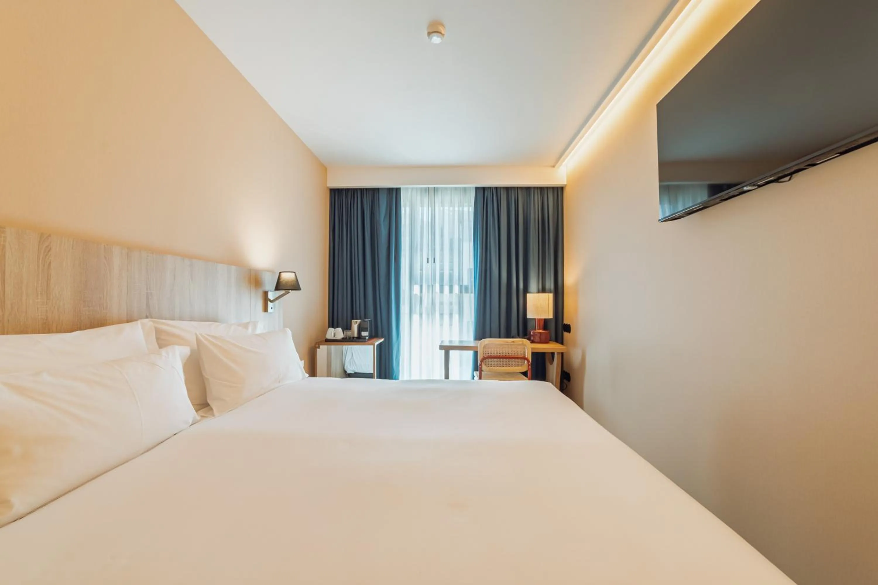 TV and multimedia, Bed in ABC Hotel Porto - Campanhã