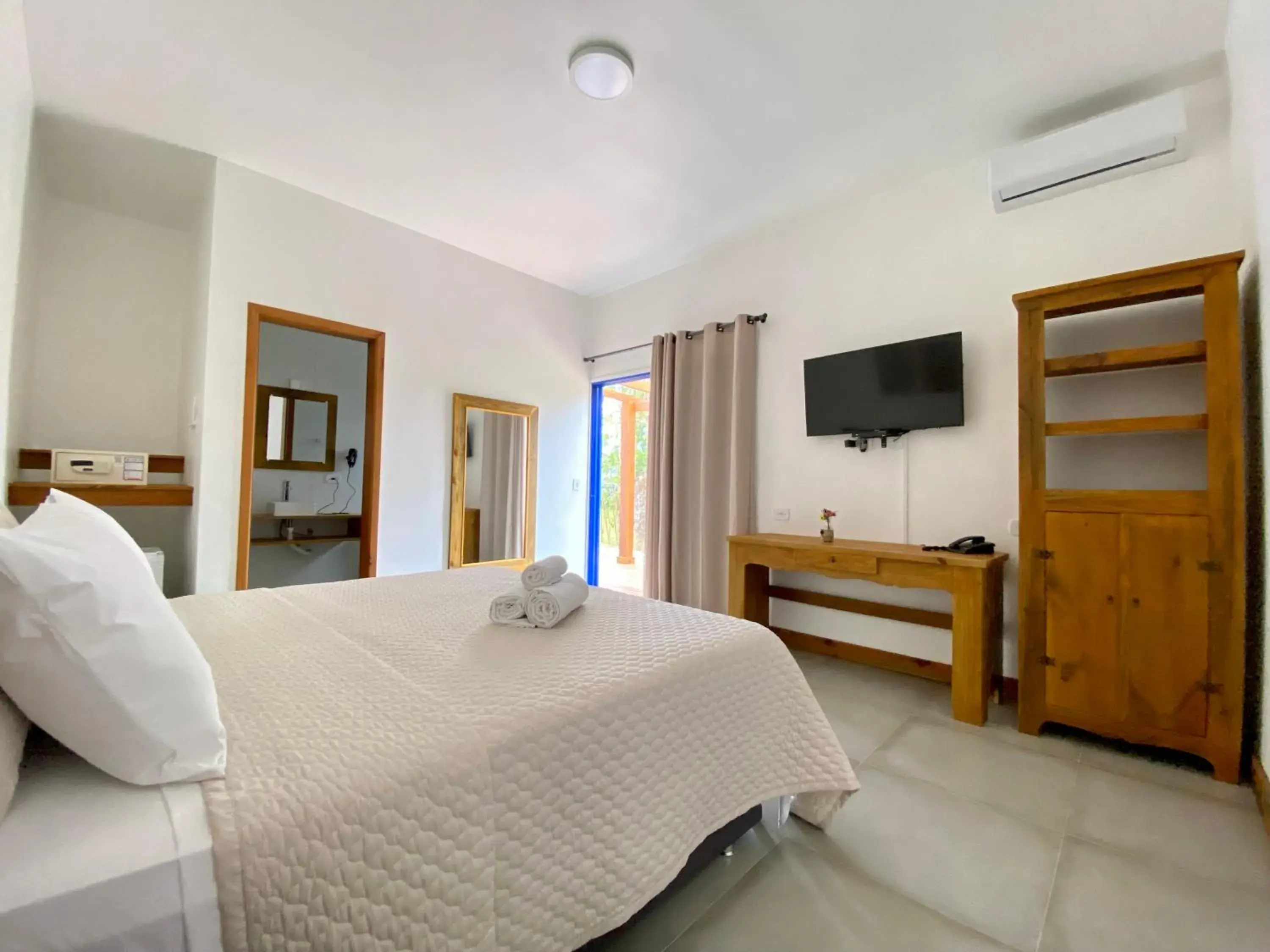 Queen Suite in Porto Grande Hotel & Convention Queen Suite in Porto Grande Hotel & Convention