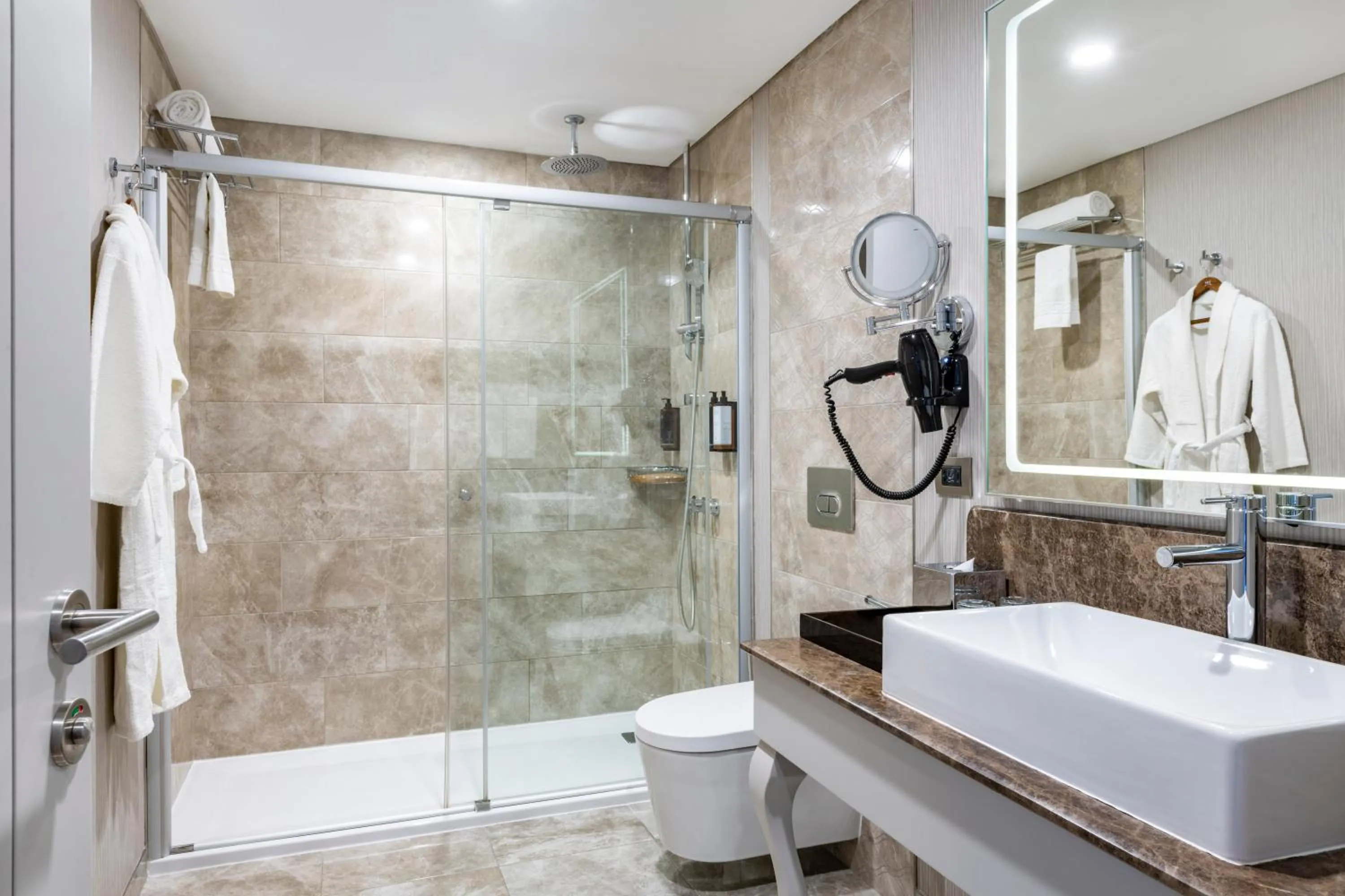 Shower in Mercure Tbilisi Old Town