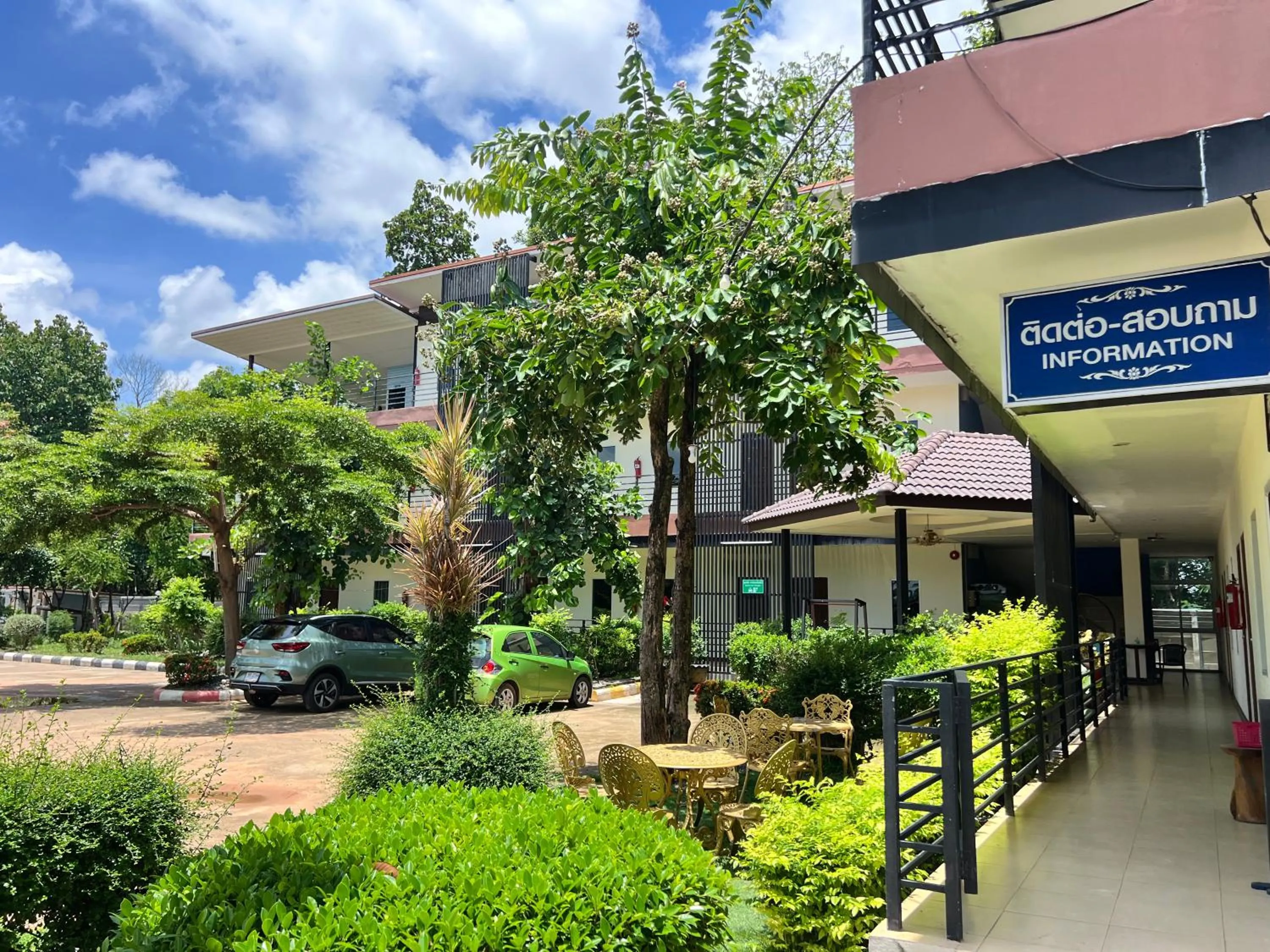 Property building in Rungreang Hotel