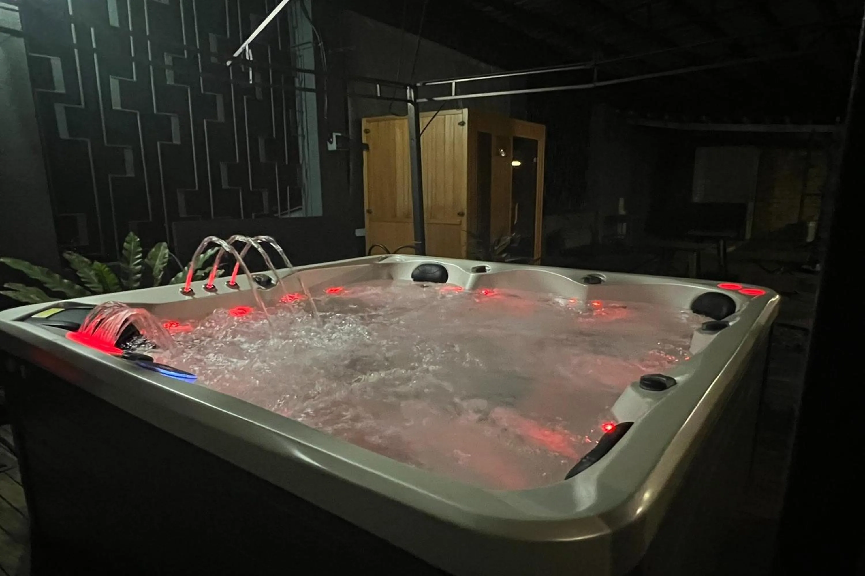 Hot Tub in Casa Alegria Bed and Breakfast Antipolo