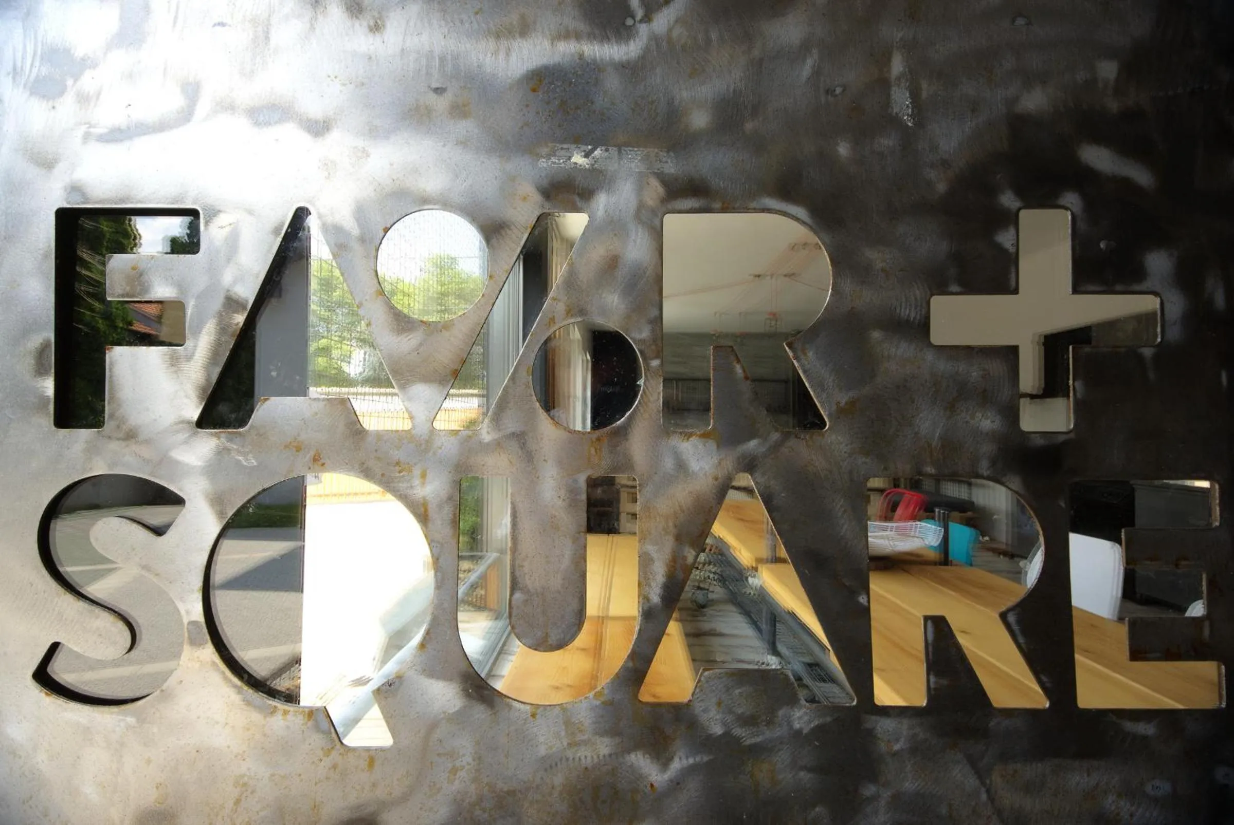 Restaurant/places to eat in Hostel Fair and Square